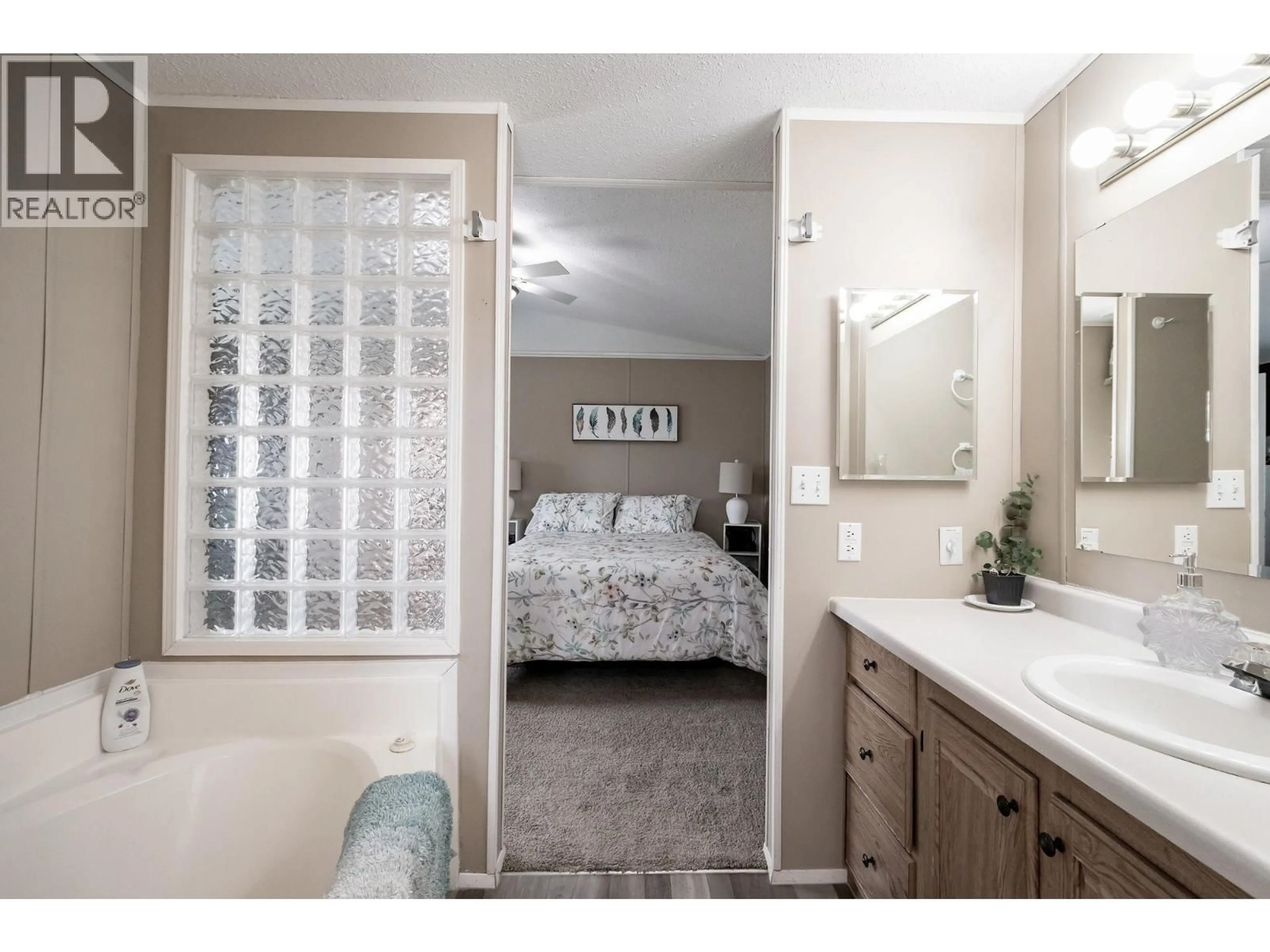 Contemporary bathroom, ceramic/tile floor for 7947 269 ROAD, Fort St. John British Columbia V1J1H0