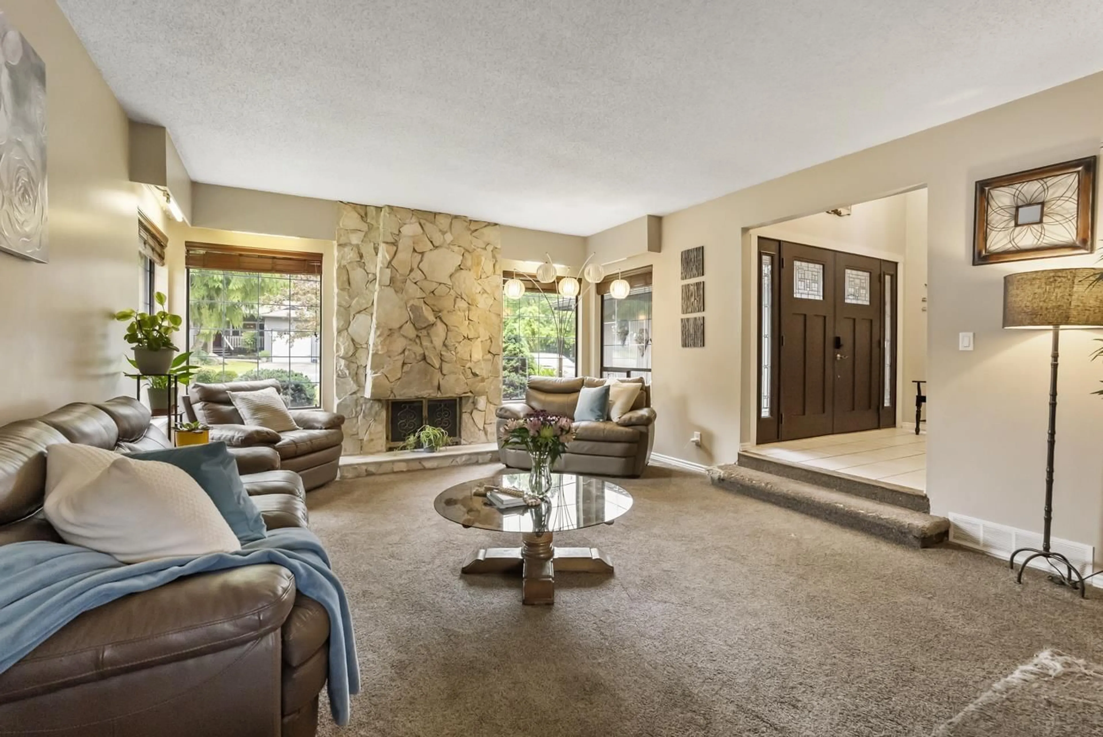 Living room with furniture, unknown for 6135 SUNWOOD DRIVE, Delta British Columbia V4E2X5