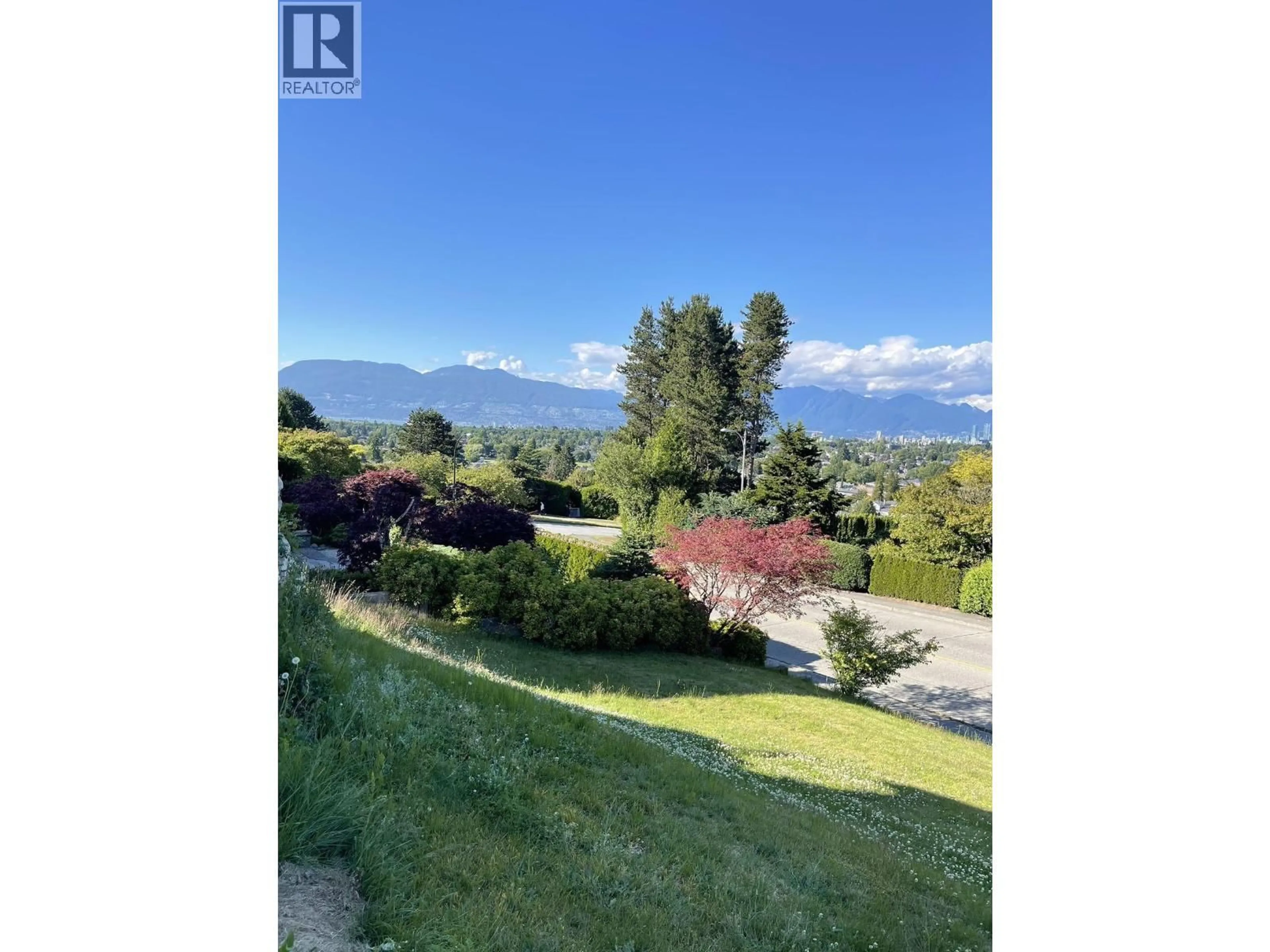 A pic from outside/outdoor area/front of a property/back of a property/a pic from drone, water/lake/river/ocean view for 4679 PUGET DRIVE, Vancouver British Columbia V6L2V9