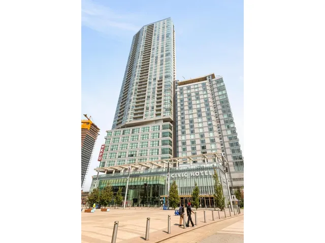 3701 - 13495 CENTRAL AVENUE, Surrey 3