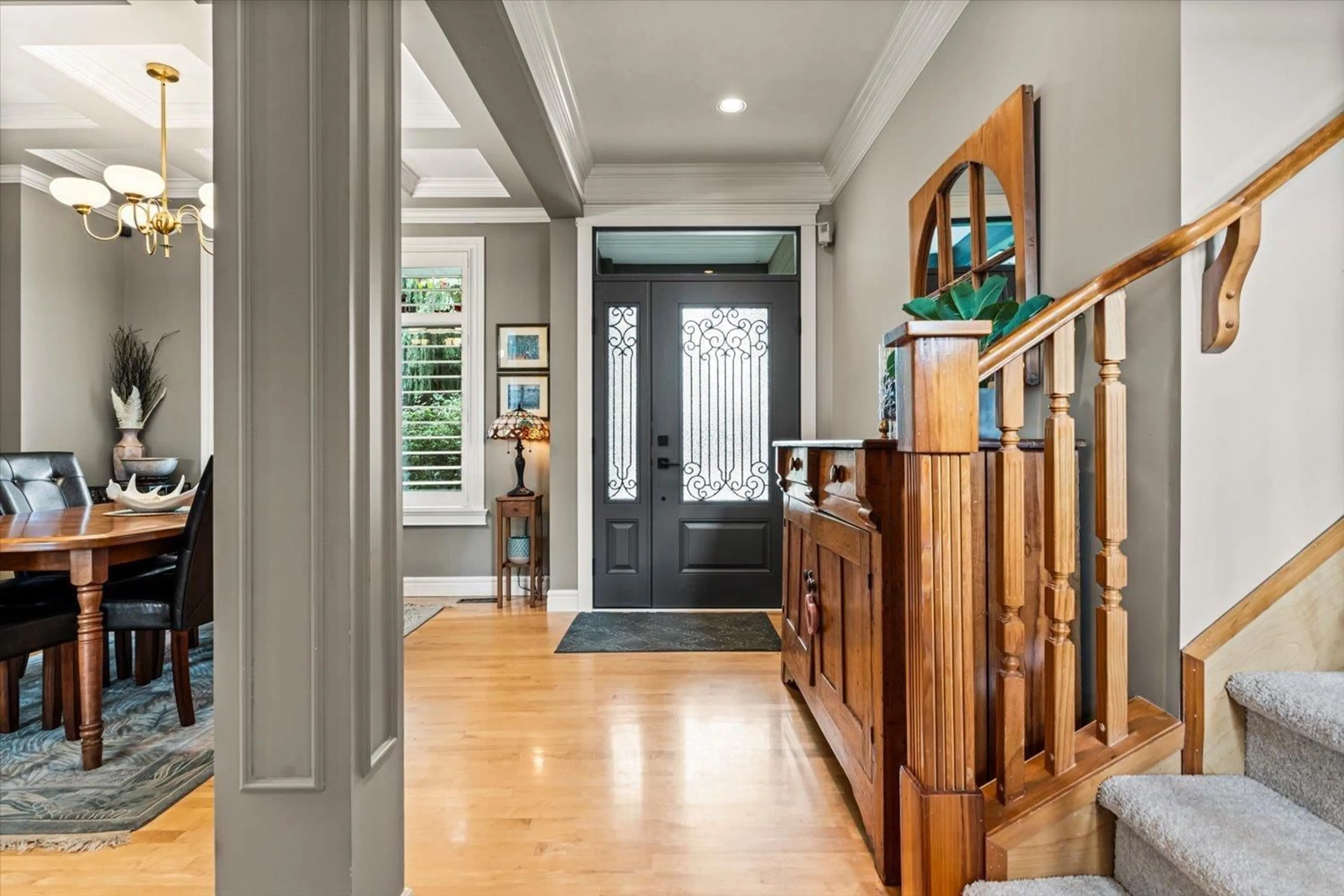 Indoor entryway for 14915 35 AVENUE, Surrey British Columbia V3S0T4