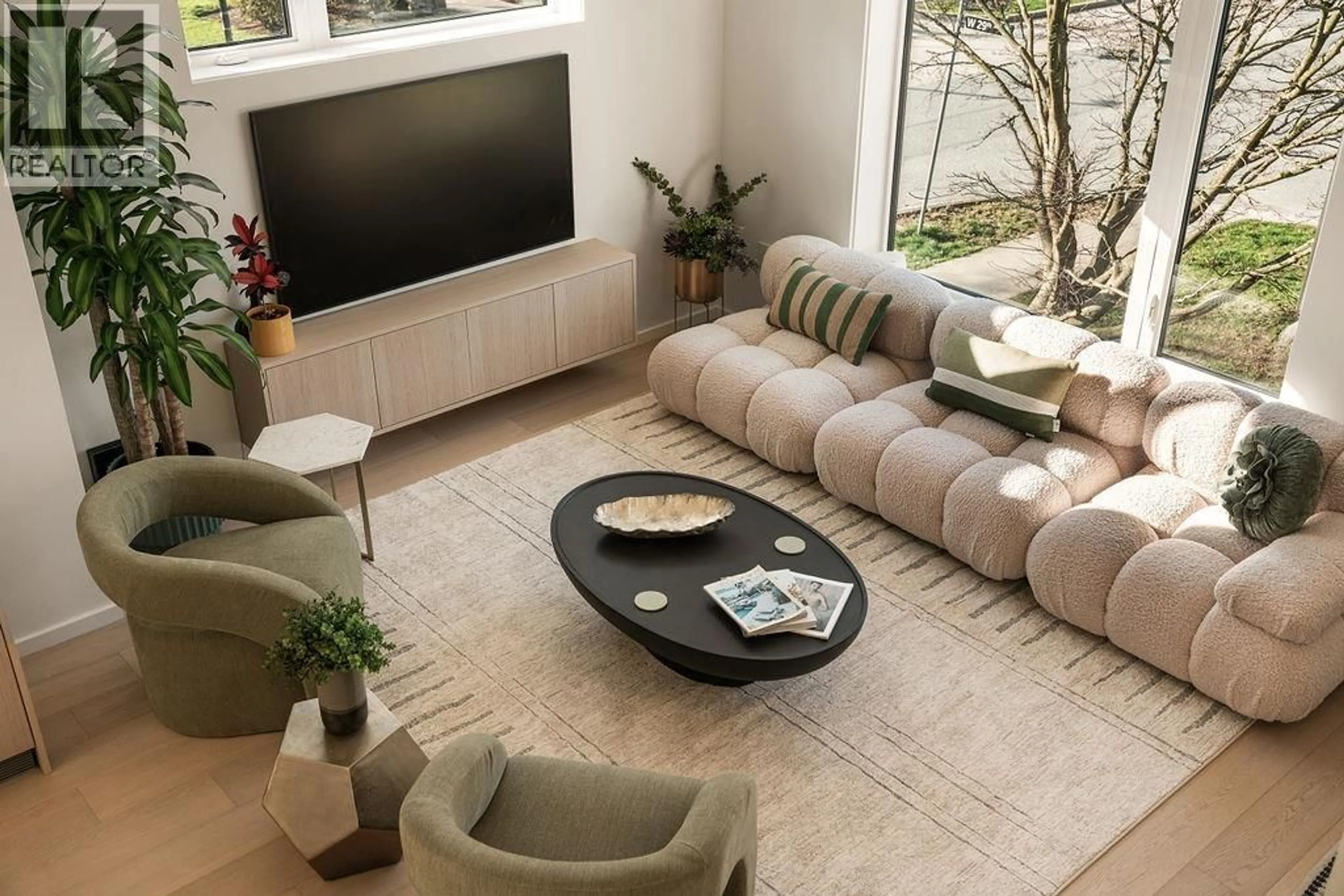 Living room with furniture, unknown for 692 29TH AVENUE, Vancouver British Columbia V5Z2H9