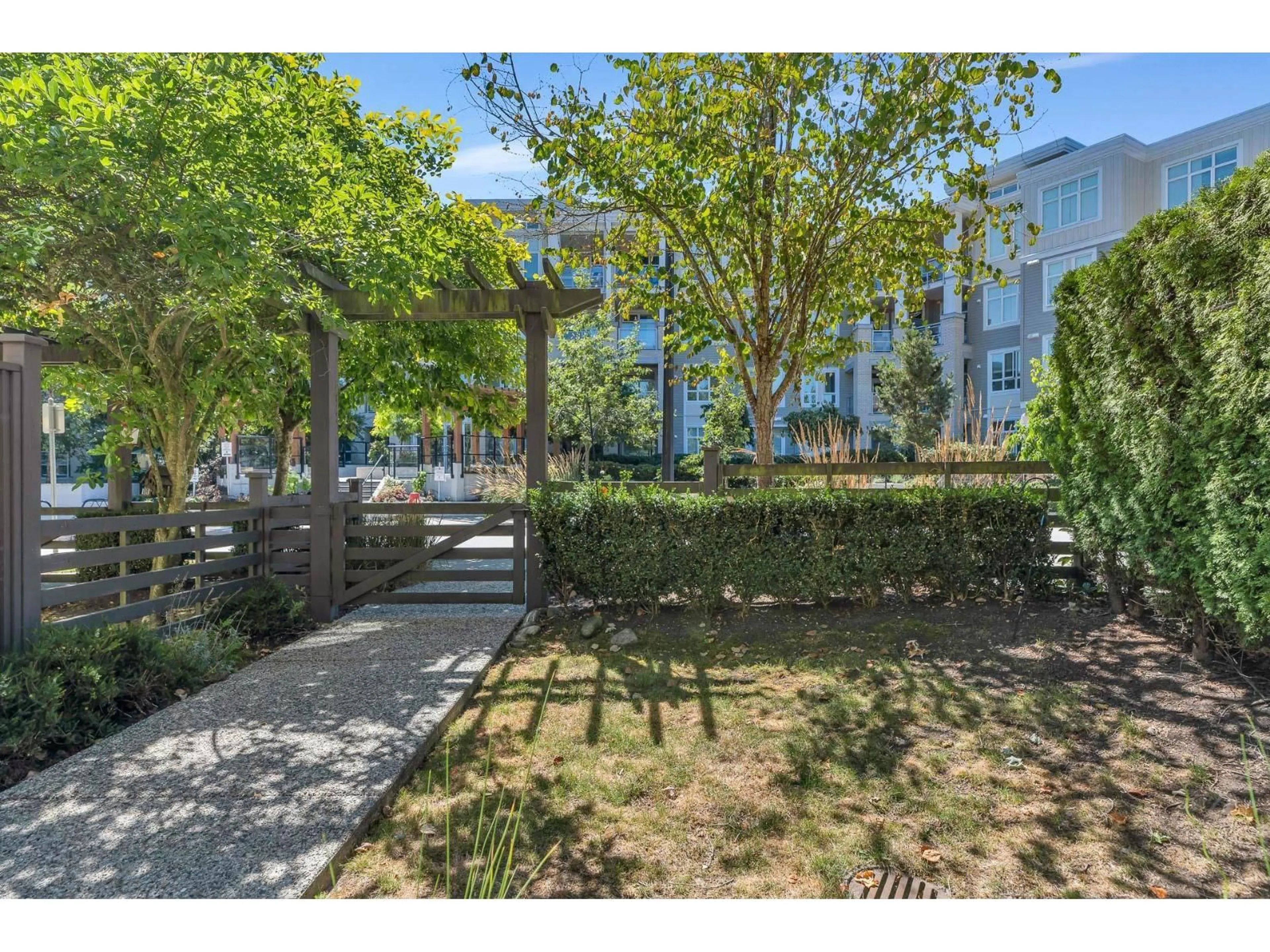 Patio, street for 22 - 15405 31 AVENUE, Surrey British Columbia V3Z2W5