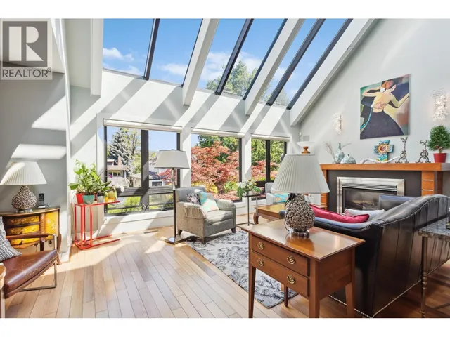 4468 1ST AVENUE, Vancouver 5