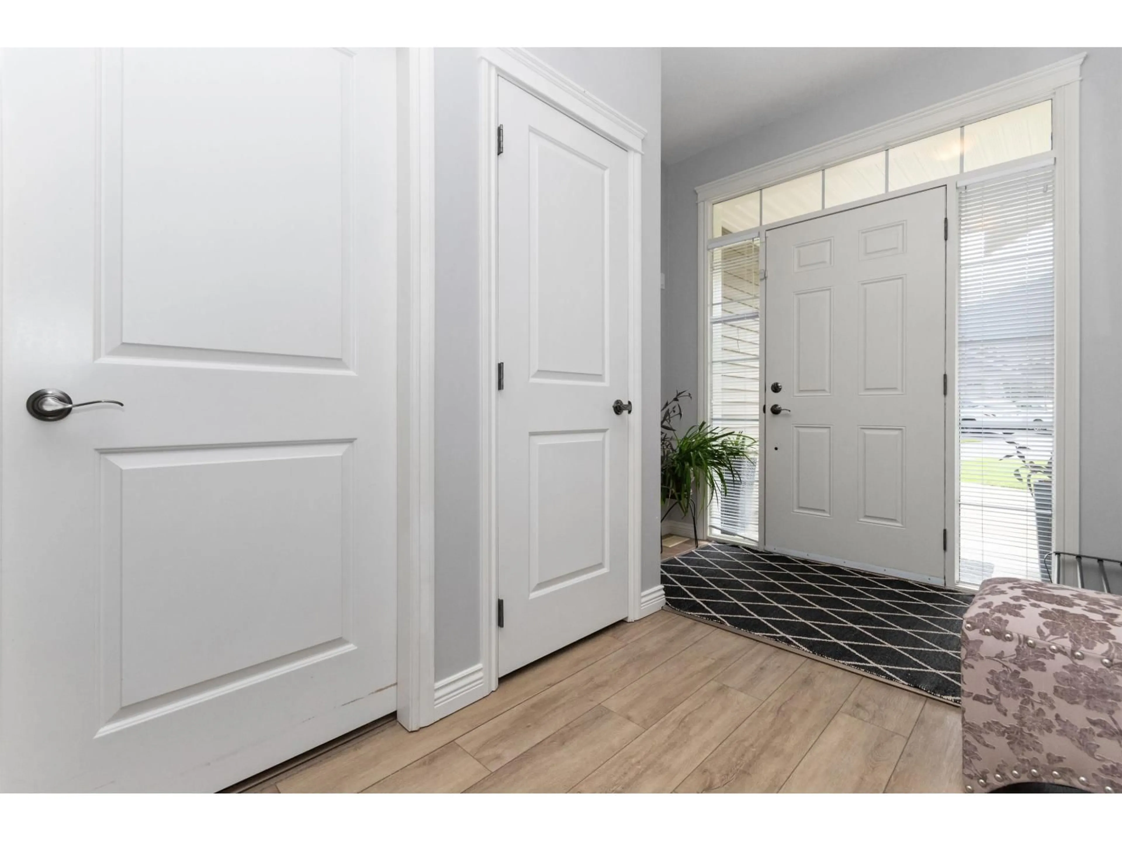 Indoor entryway for 6024 HUNTER CREEK CRESCENT, Chilliwack British Columbia V2R0B7