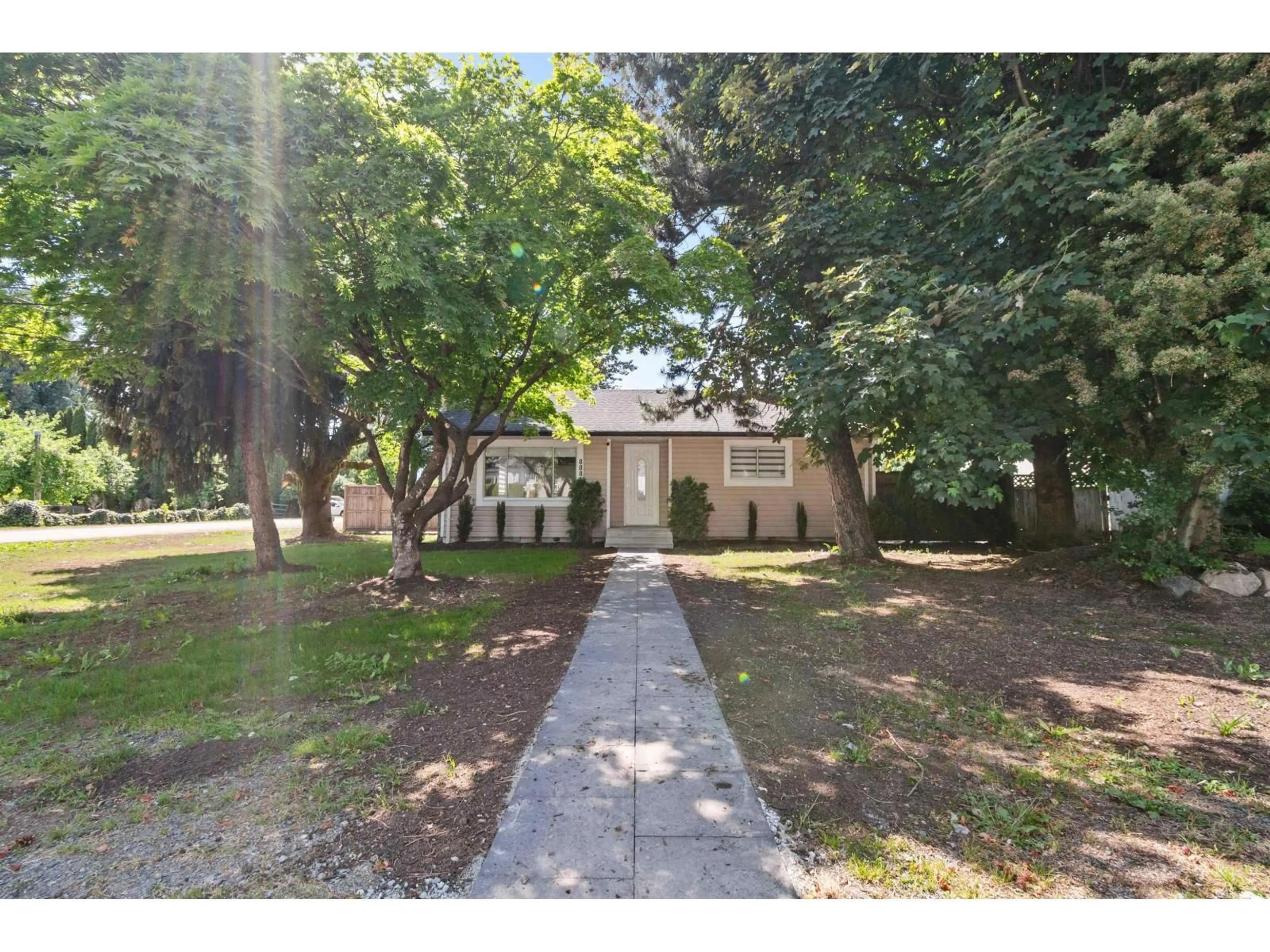 A pic from outside/outdoor area/front of a property/back of a property/a pic from drone, street for 8881 NOWELL STREET, Chilliwack British Columbia V2P4X3