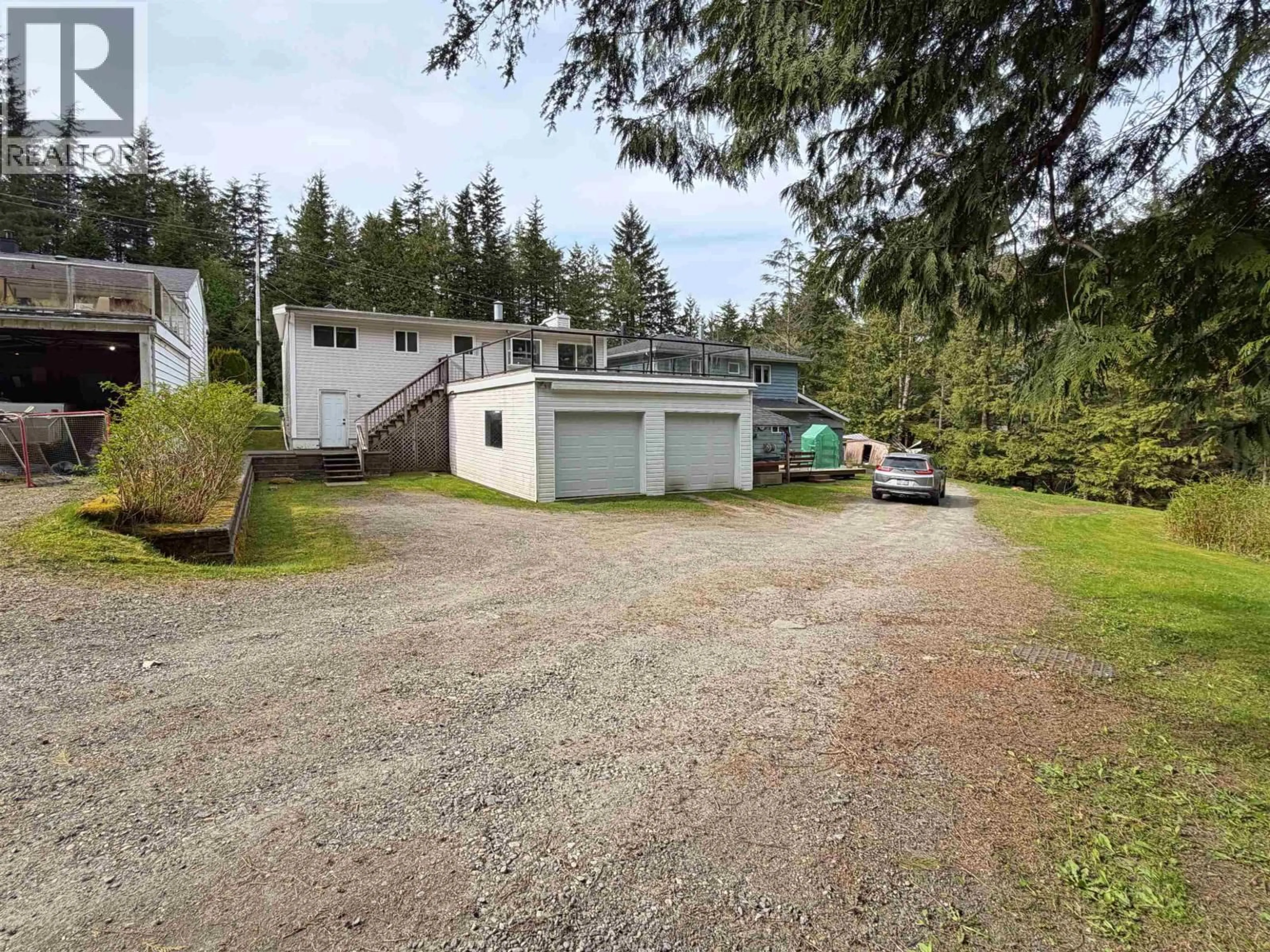 A pic from outside/outdoor area/front of a property/back of a property/a pic from drone, street for 718 11TH AVENUE, Prince Rupert British Columbia V8J2W5