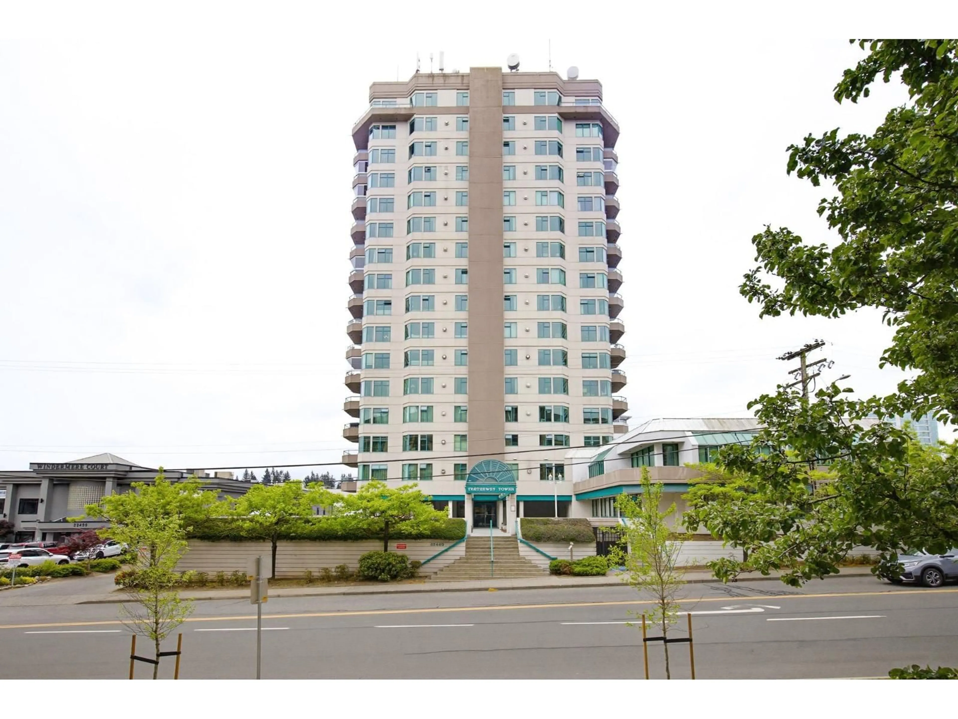 Indoor foyer for 703 - 32440 SIMON AVENUE, Abbotsford British Columbia V2T5R3