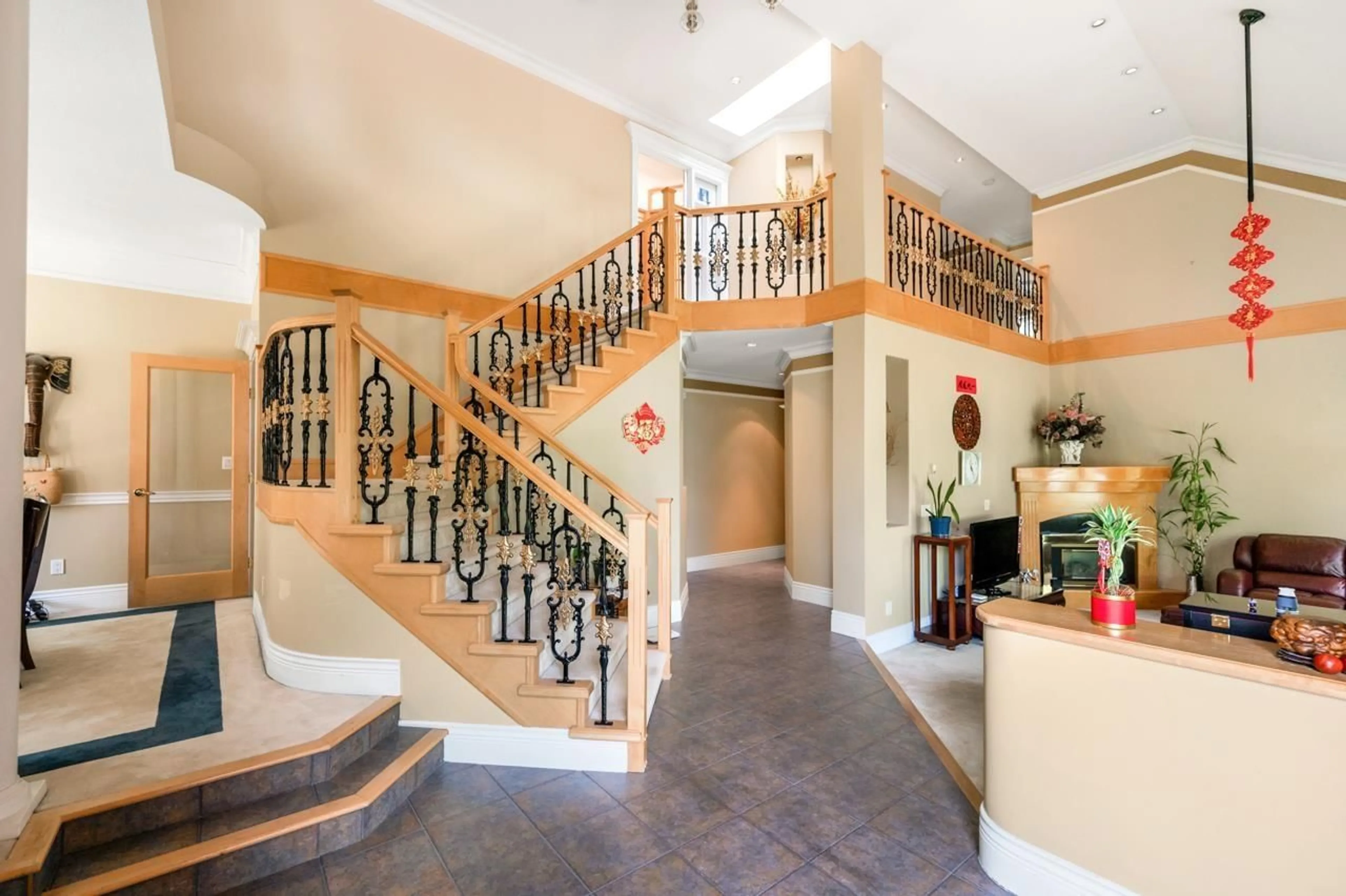 Indoor foyer for 6561 MCKENZIE DRIVE, Delta British Columbia V4E1P1
