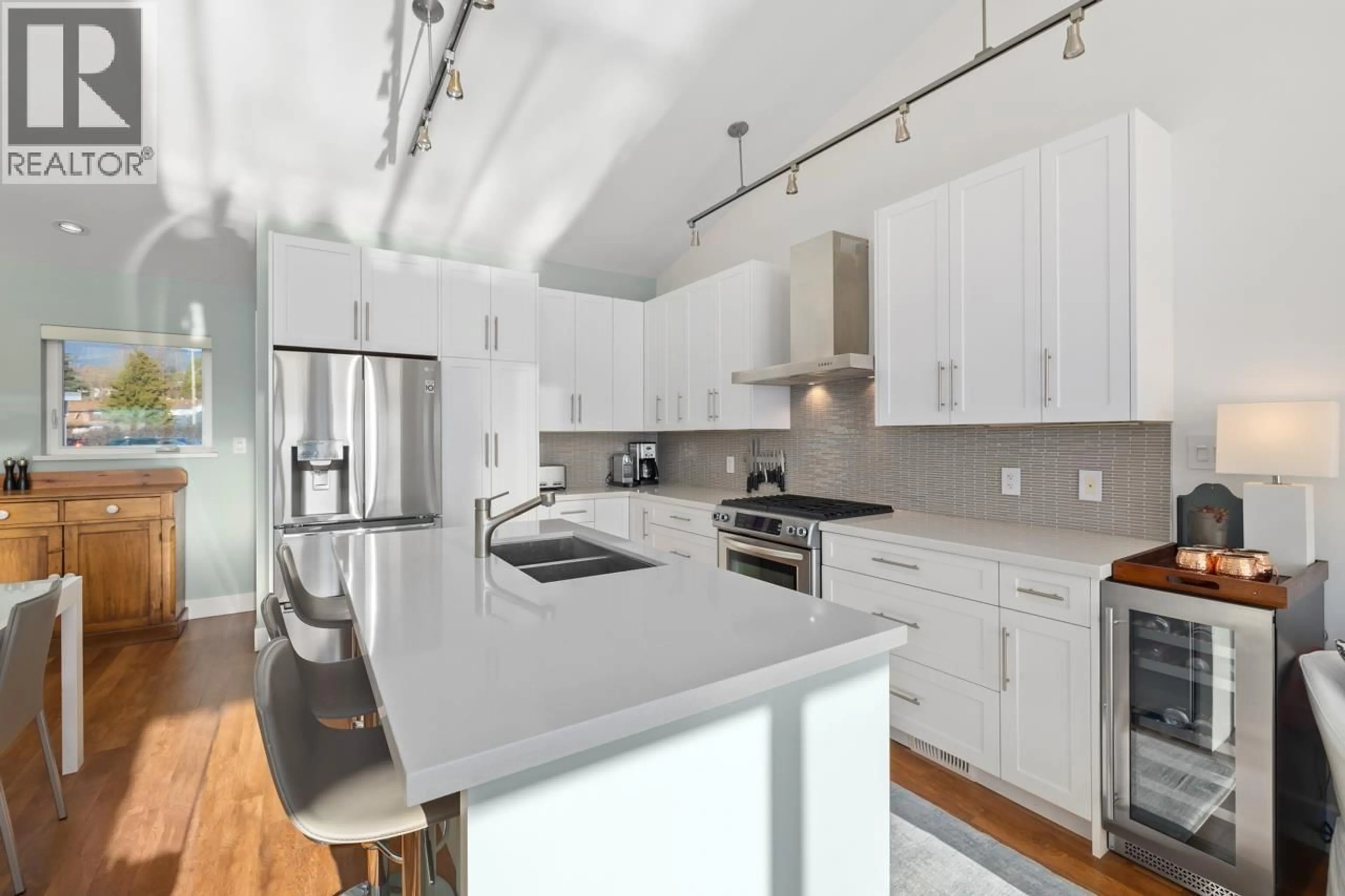 Open concept kitchen, unknown for 20 - 415 ESPLANADE AVENUE, North Vancouver British Columbia V7M1A6