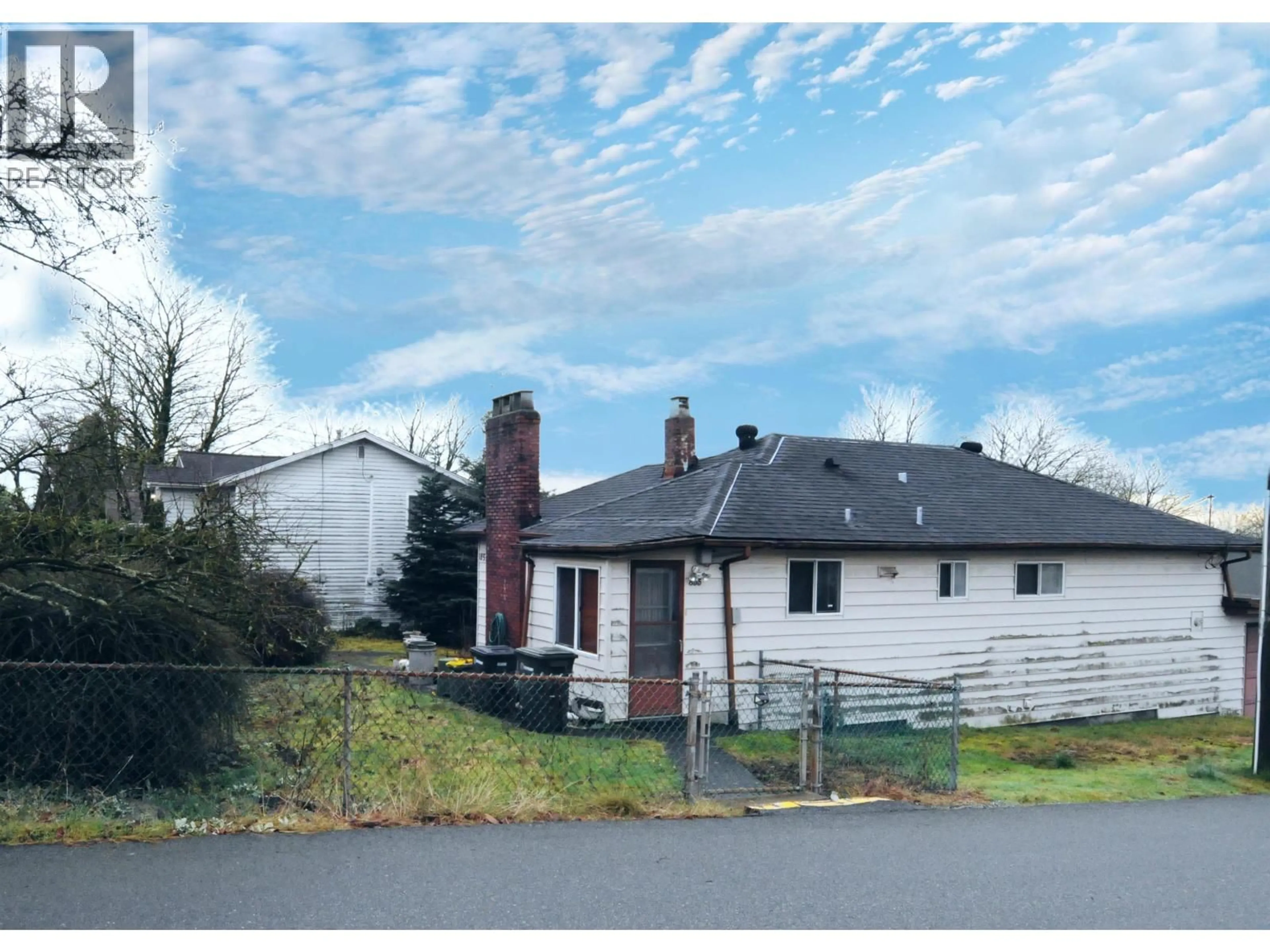 A pic from outside/outdoor area/front of a property/back of a property/a pic from drone, unknown for 855 MACDONALD AVENUE, Burnaby British Columbia V5C4N3