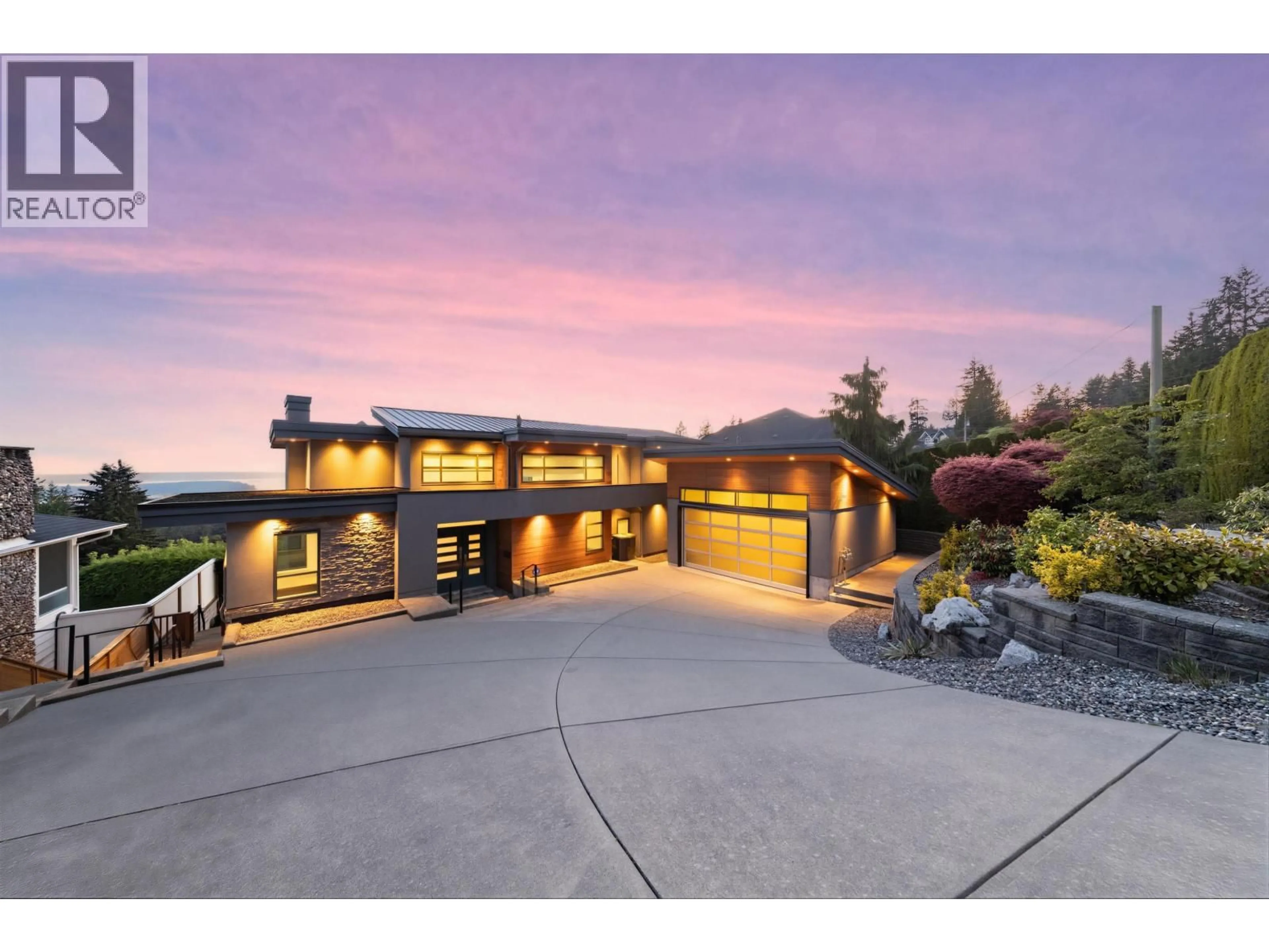 Unknown for 383 NEWDALE COURT, North Vancouver British Columbia V7N3H3
