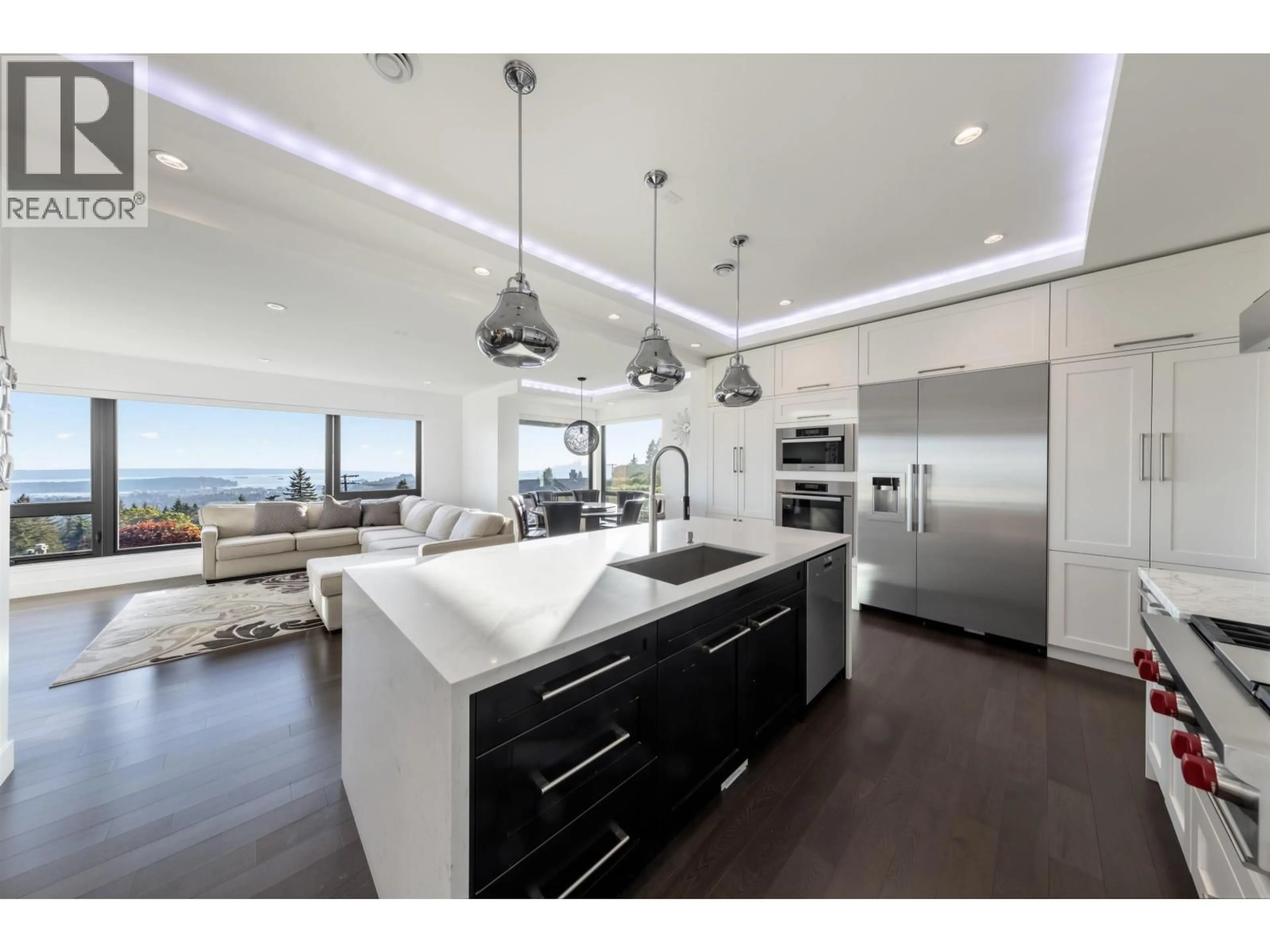 Open concept kitchen, unknown for 383 NEWDALE COURT, North Vancouver British Columbia V7N3H3