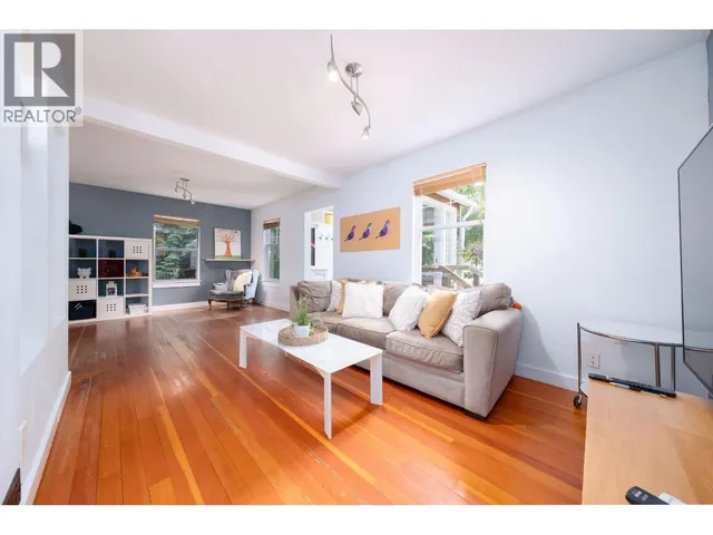 1075 GLADWIN DRIVE, North Vancouver 5