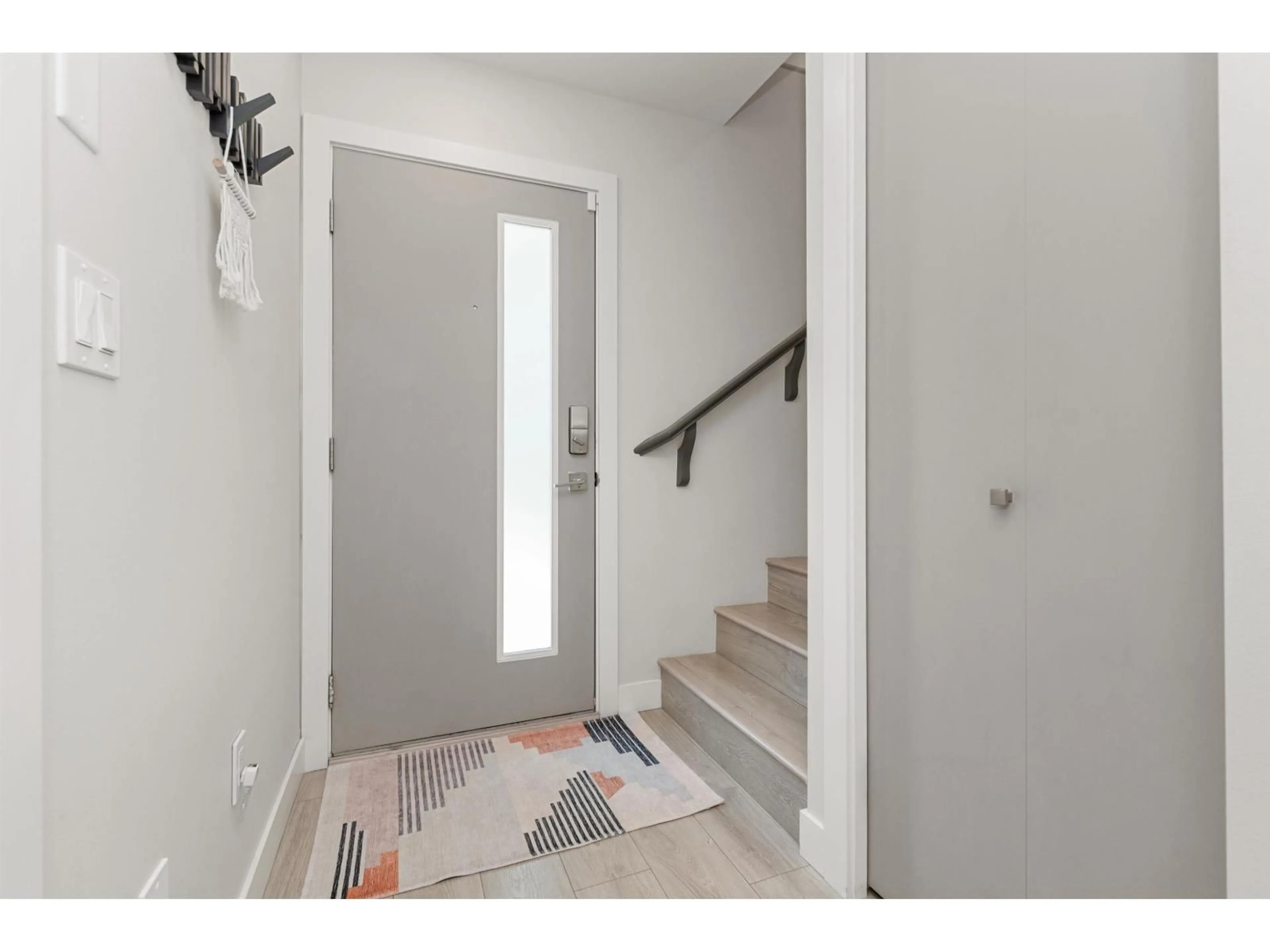 Indoor entryway for 168 - 46150 THOMAS ROAD, Chilliwack British Columbia V2R6B3