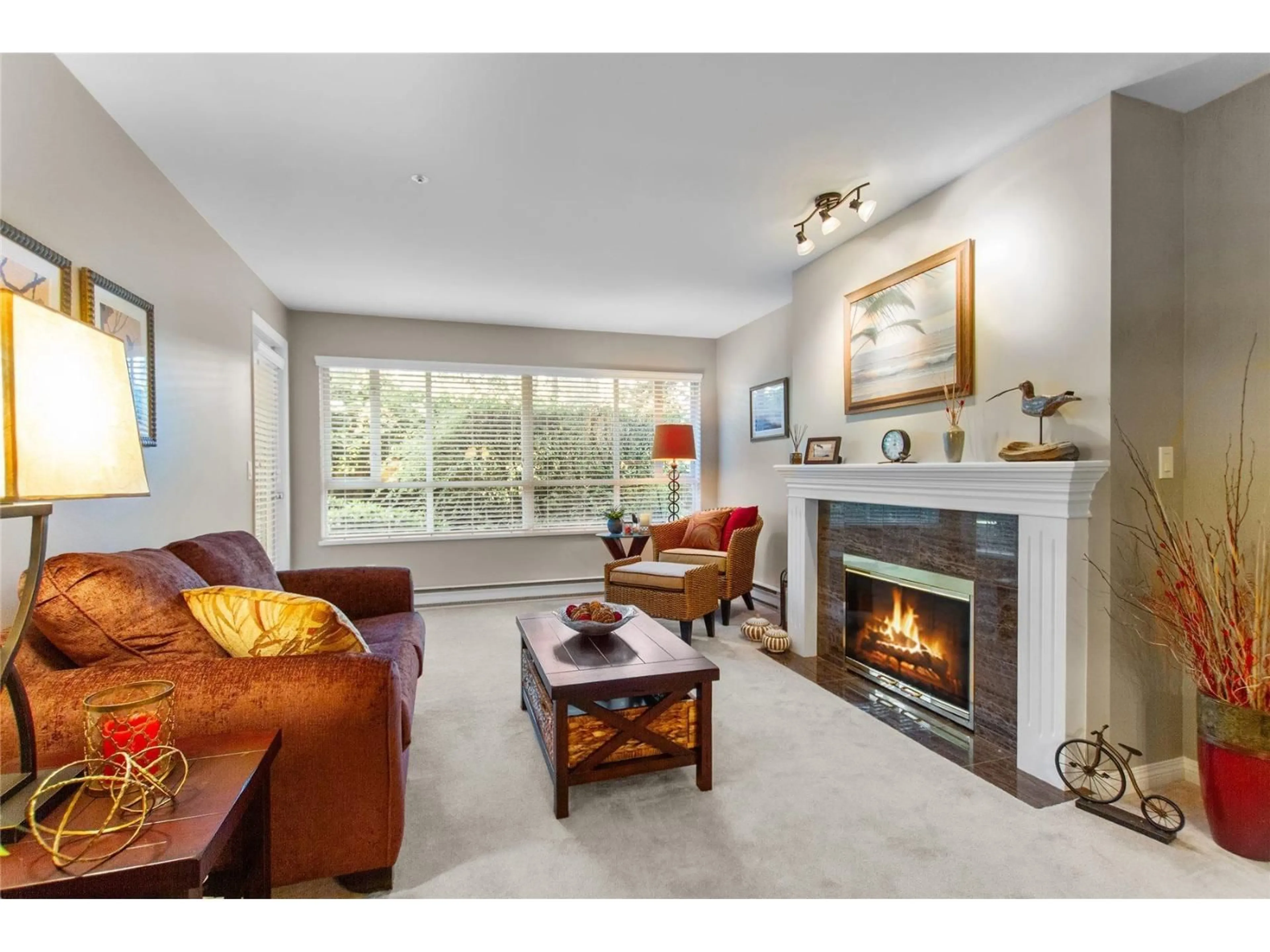 Living room with furniture, unknown for 103 - 15375 17 AVENUE, Surrey British Columbia V4A1T8