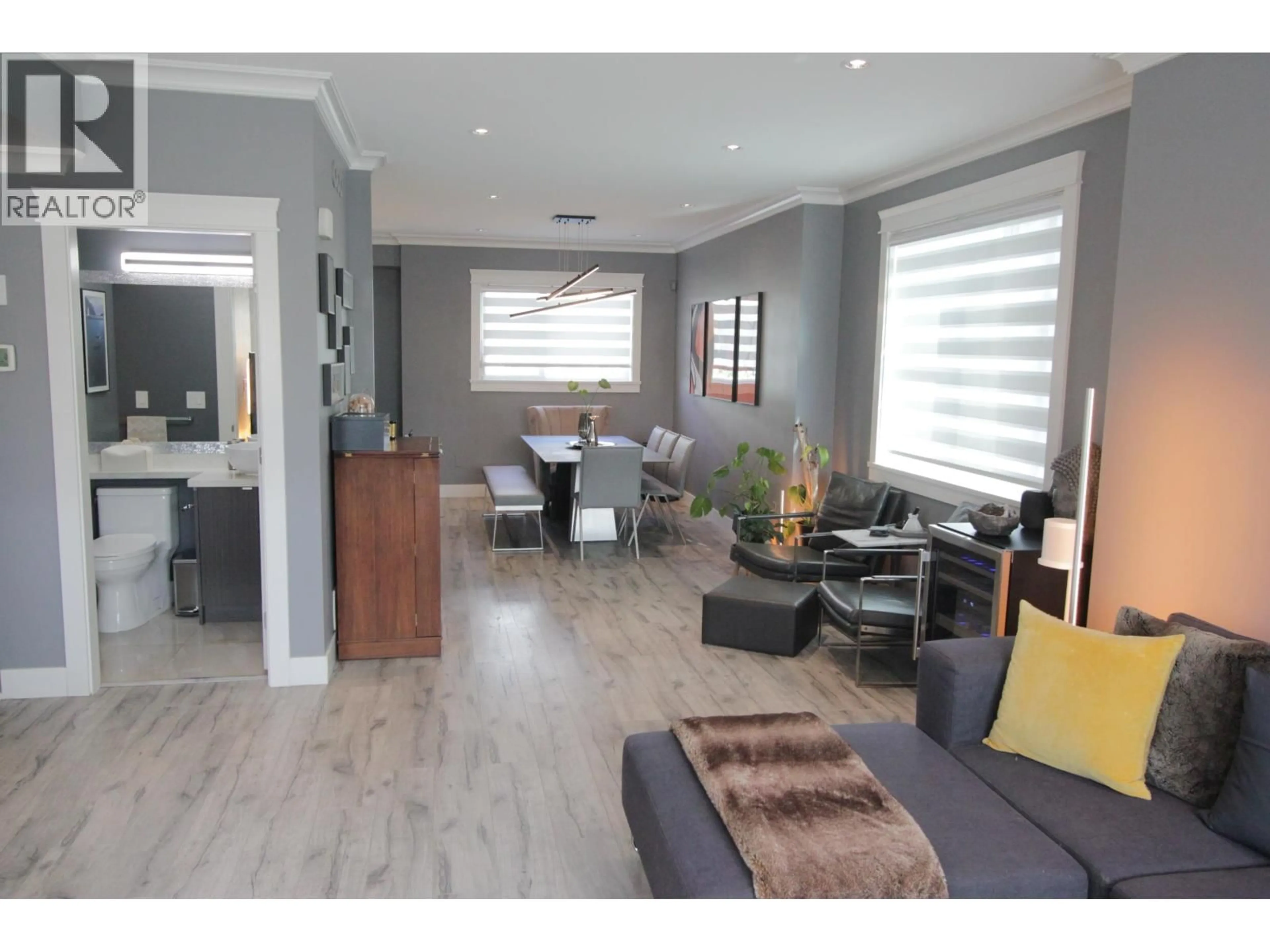 Living room with furniture, wood/laminate floor for 14 - 9560 ALEXANDRA ROAD, Richmond British Columbia V6X1C5