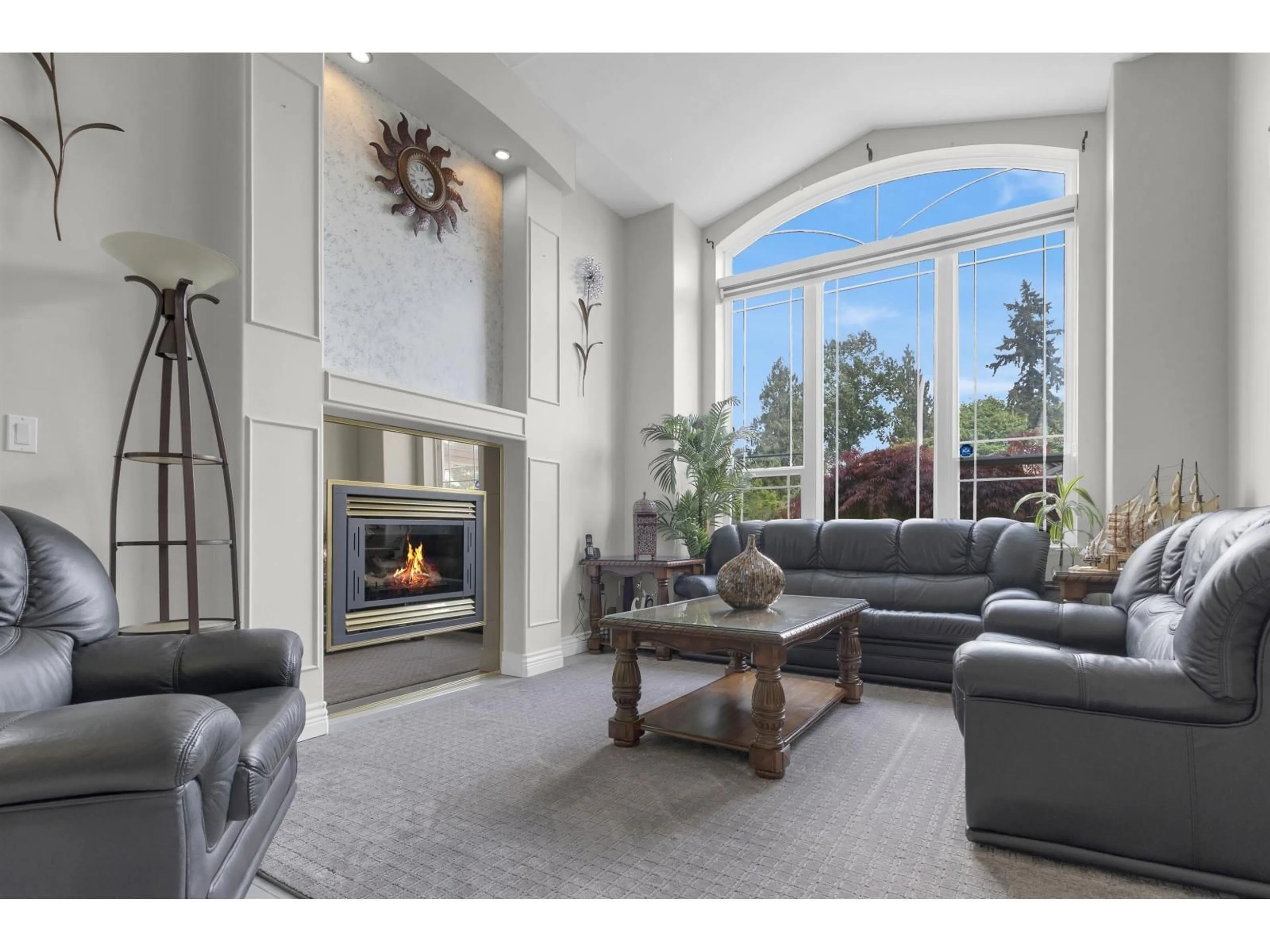 Living room with furniture, unknown for 8733 162A STREET, Surrey British Columbia V4N1B7