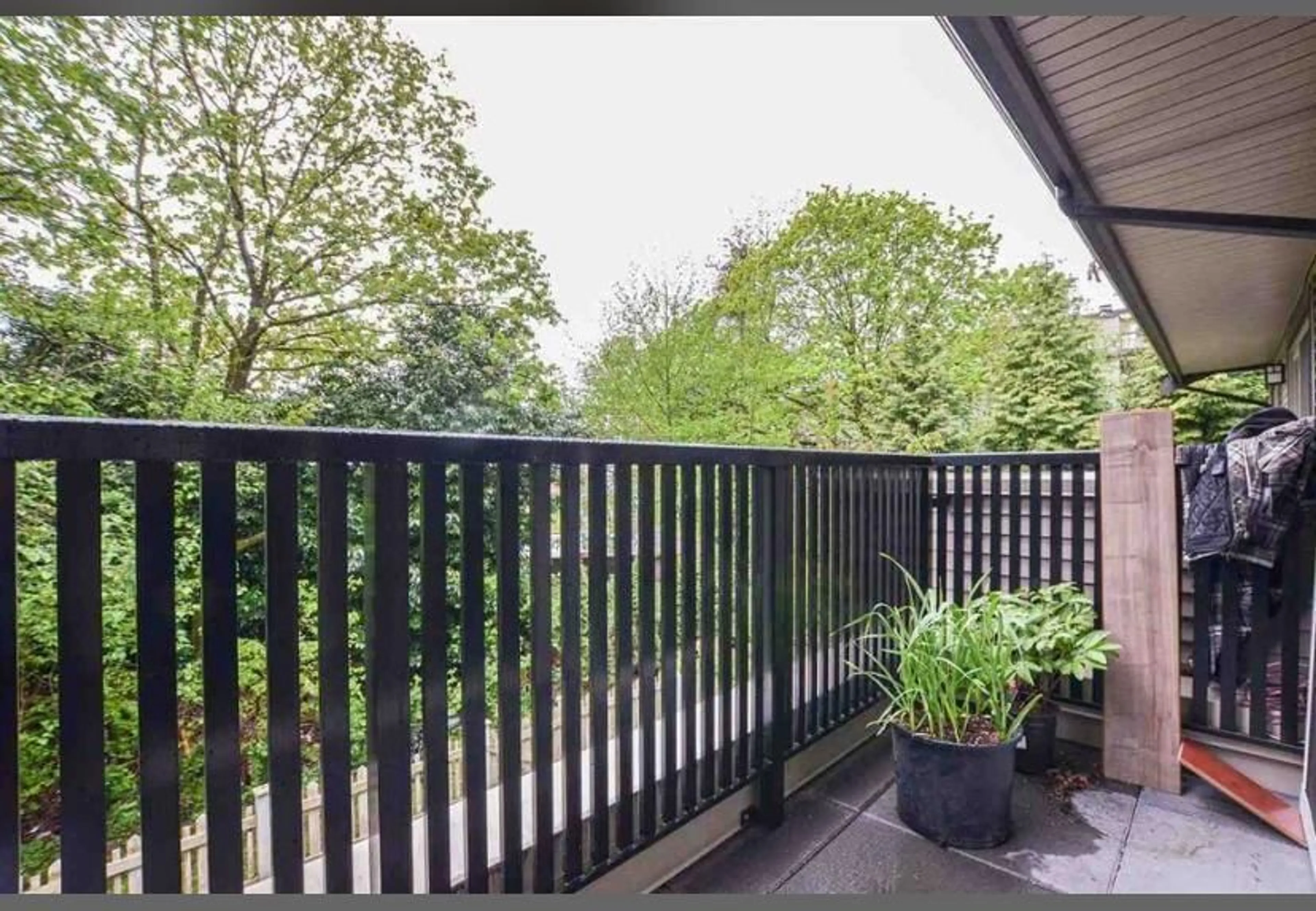 Balcony in the apartment, unknown for 121 - 13368 72 AVENUE, Surrey British Columbia V3W2N6