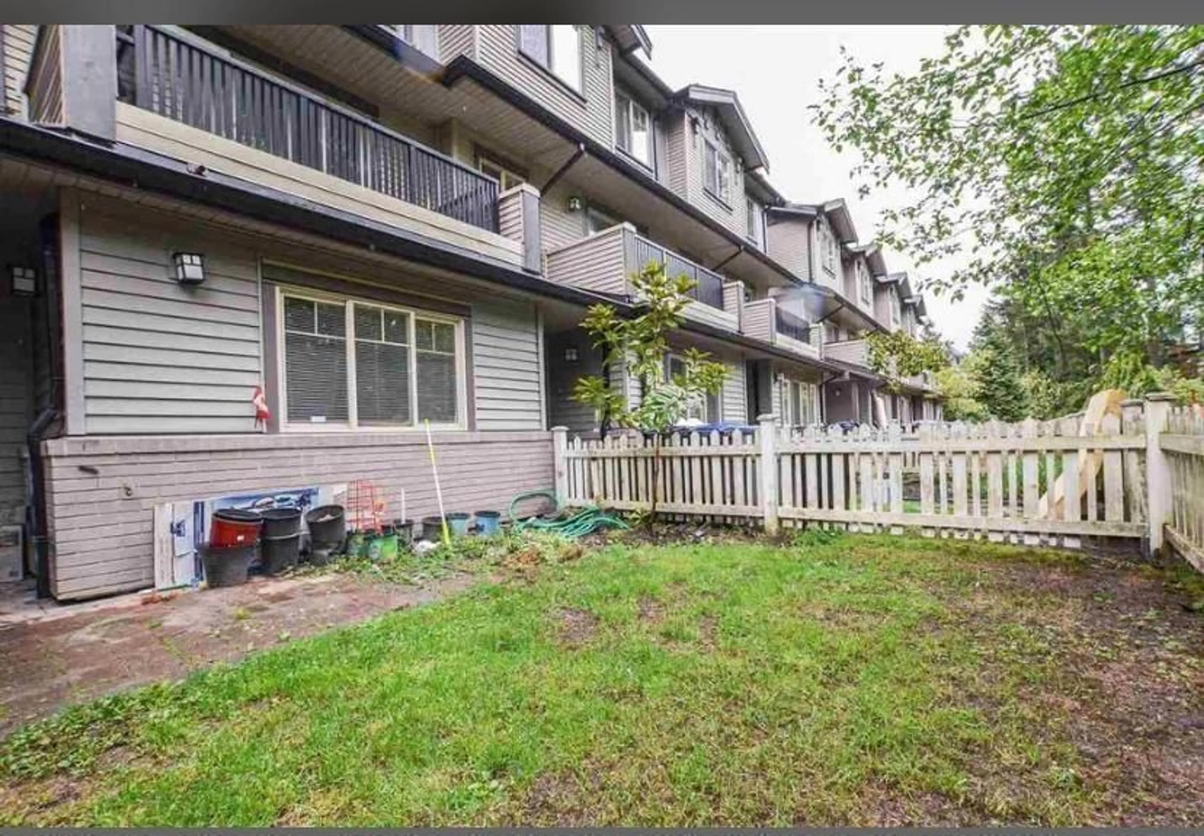 Patio, unknown for 121 - 13368 72 AVENUE, Surrey British Columbia V3W2N6