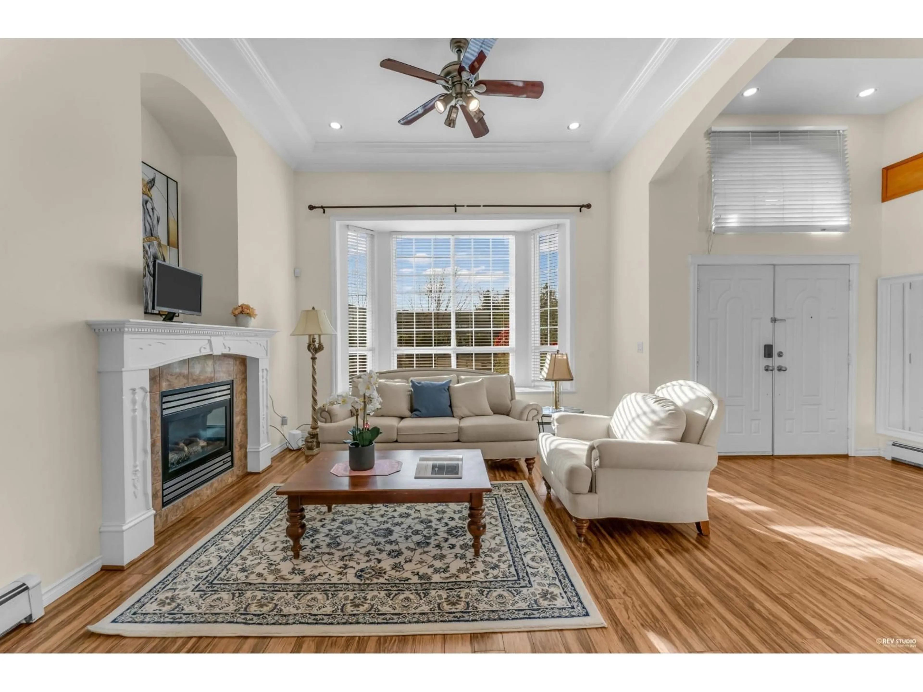 Living room with furniture, unknown for 15949 108 AVENUE, Surrey British Columbia V4N1J6
