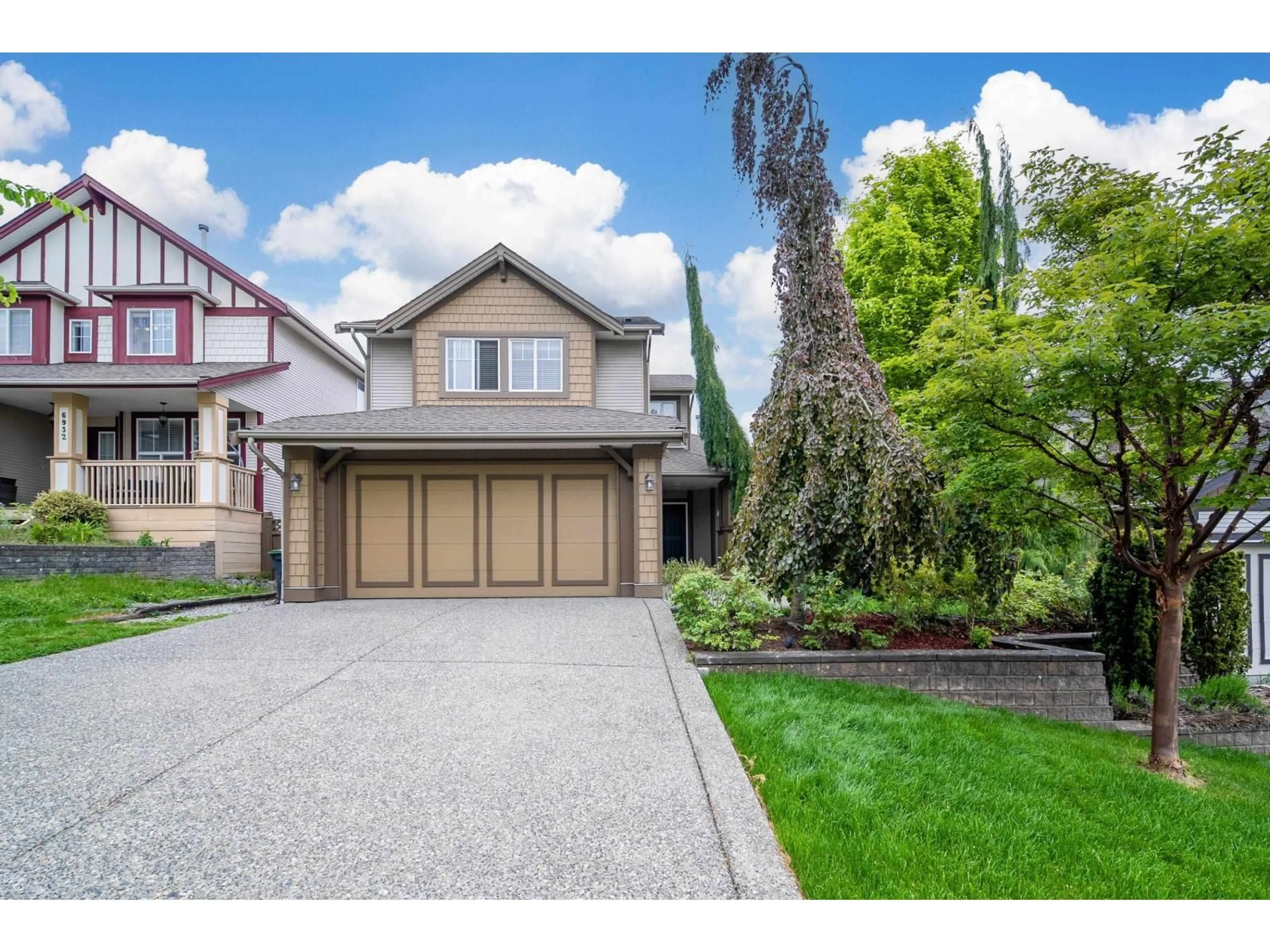 Home with vinyl exterior material, street for 6924 197B STREET, Langley British Columbia V2Y3B1