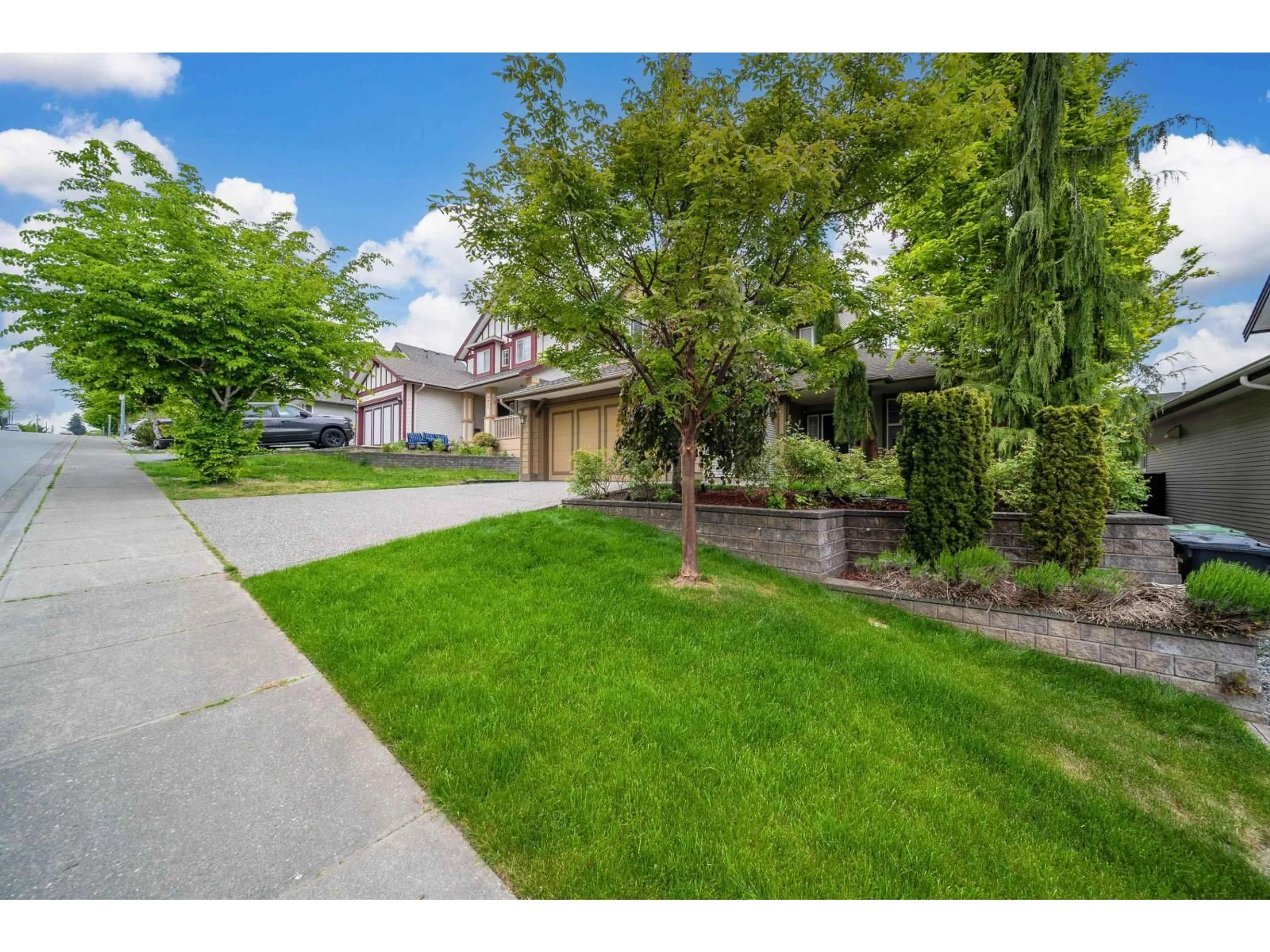 A pic from outside/outdoor area/front of a property/back of a property/a pic from drone, street for 6924 197B STREET, Langley British Columbia V2Y3B1