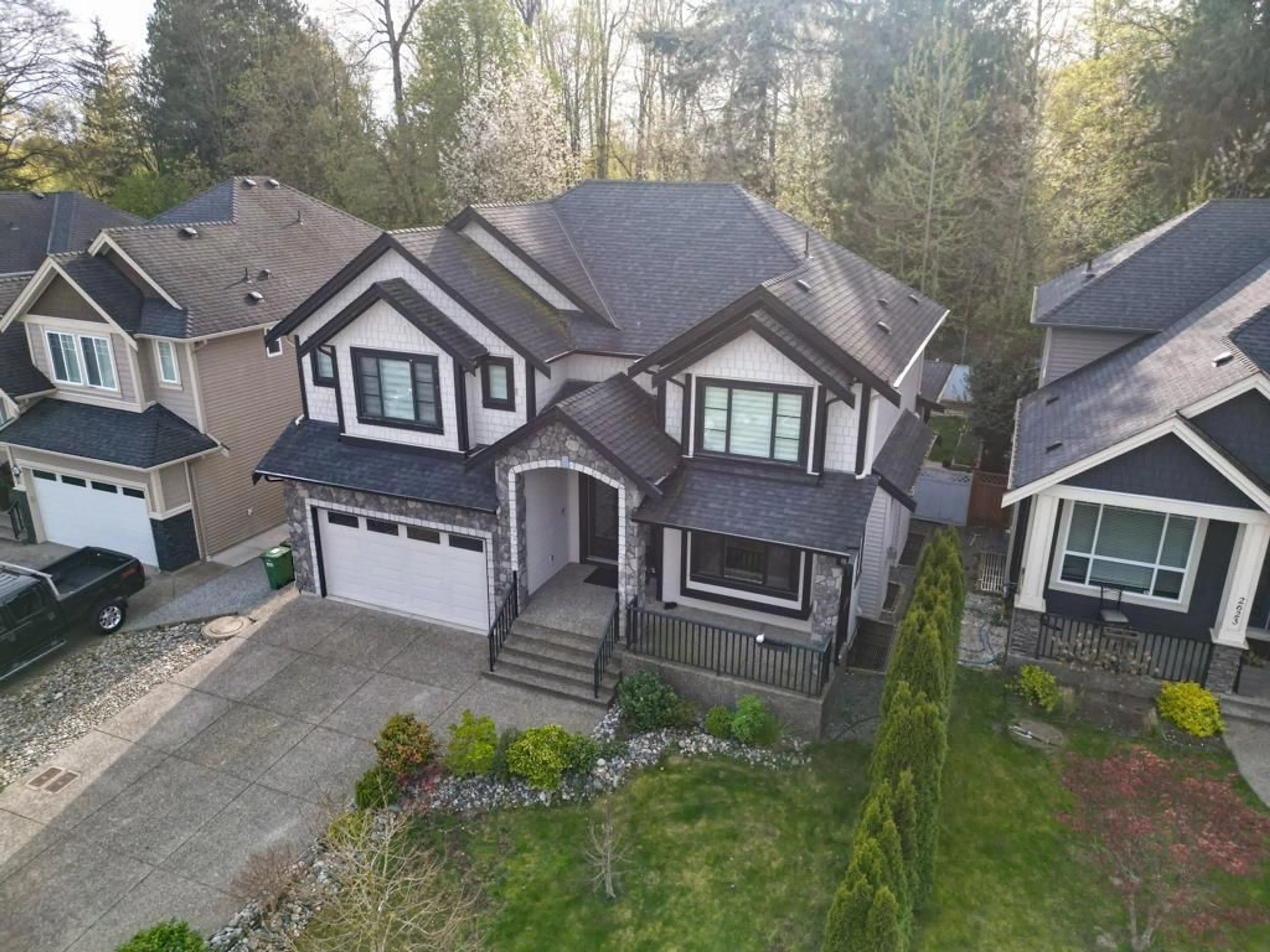 A pic from outside/outdoor area/front of a property/back of a property/a pic from drone, street for 2617 RAILCAR CRESCENT, Abbotsford British Columbia V4X0B8