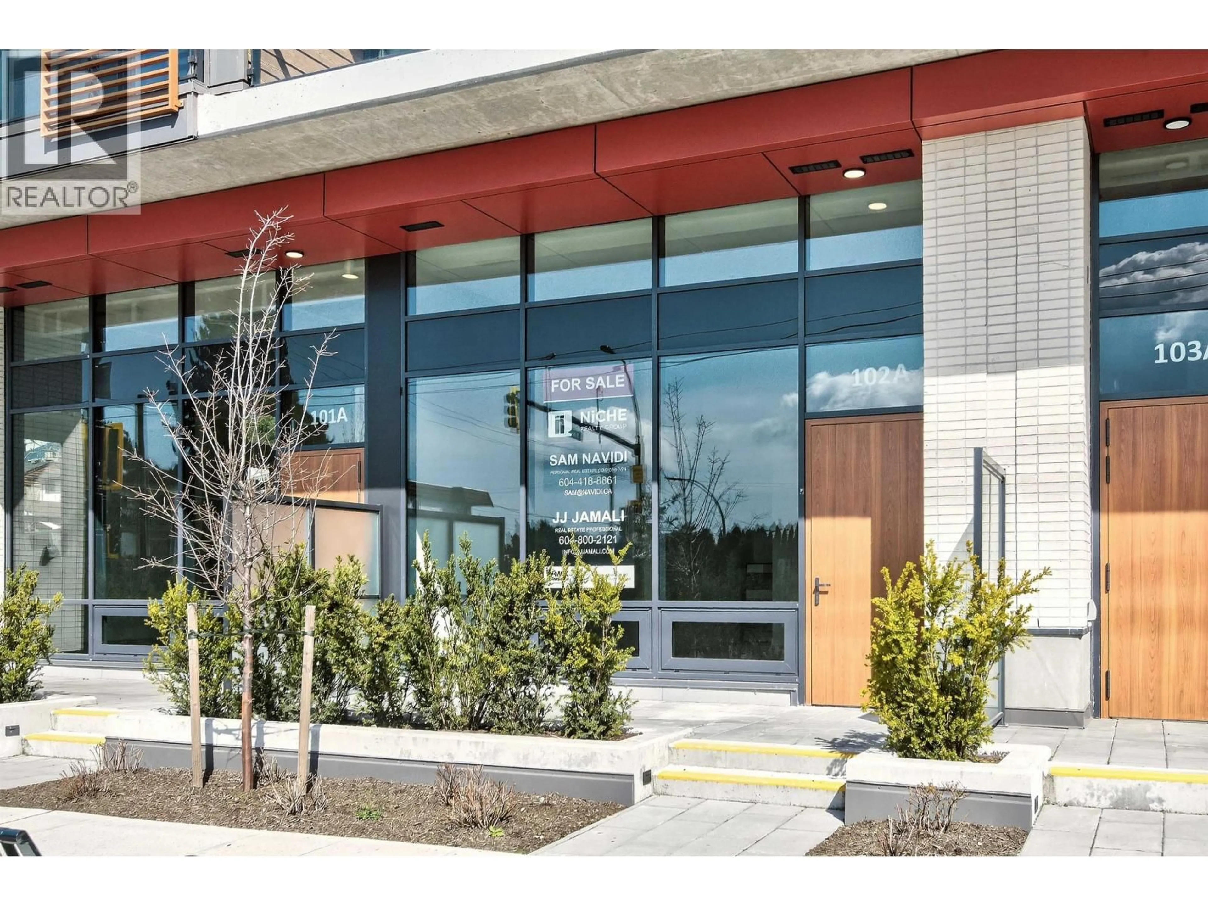 Indoor foyer for 101/202 - 422 3RD STREET, North Vancouver British Columbia V7L0K1