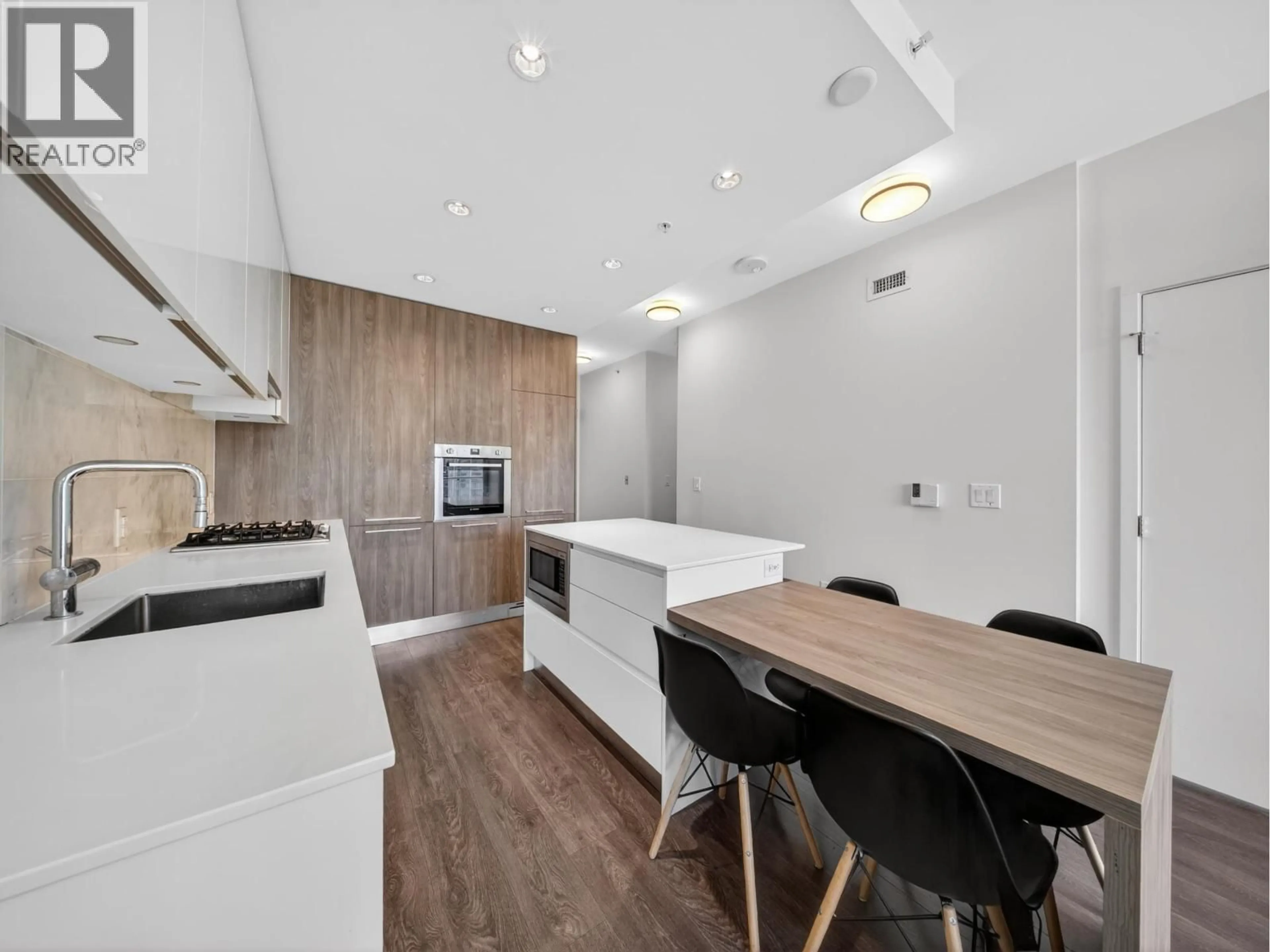 Standard kitchen, wood/laminate floor for 808 - 1955 ALPHA WAY, Burnaby British Columbia V5C0K6