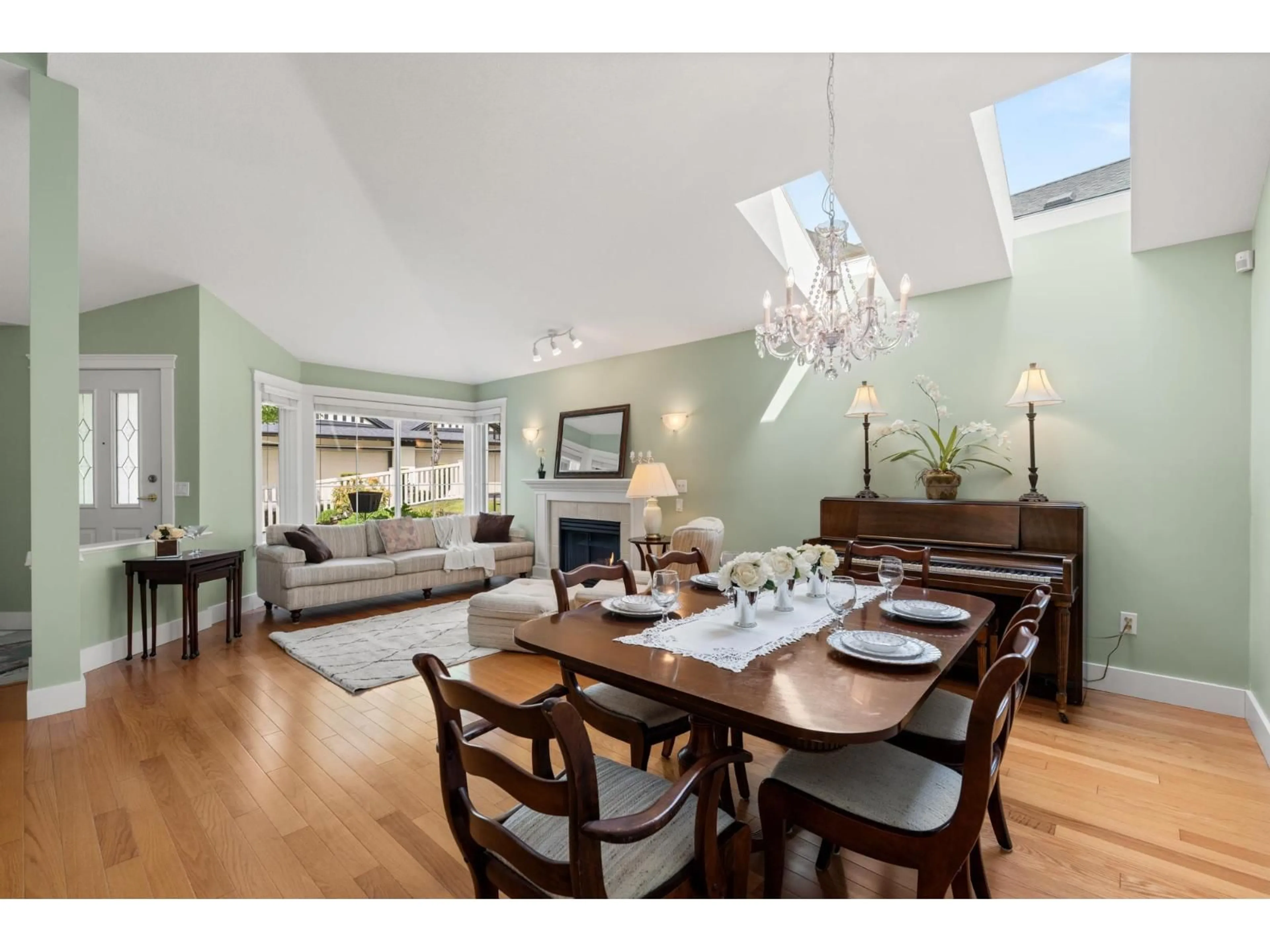 Dining room, wood/laminate floor for 50 - 17917 68 AVENUE, Surrey British Columbia V3S9C8