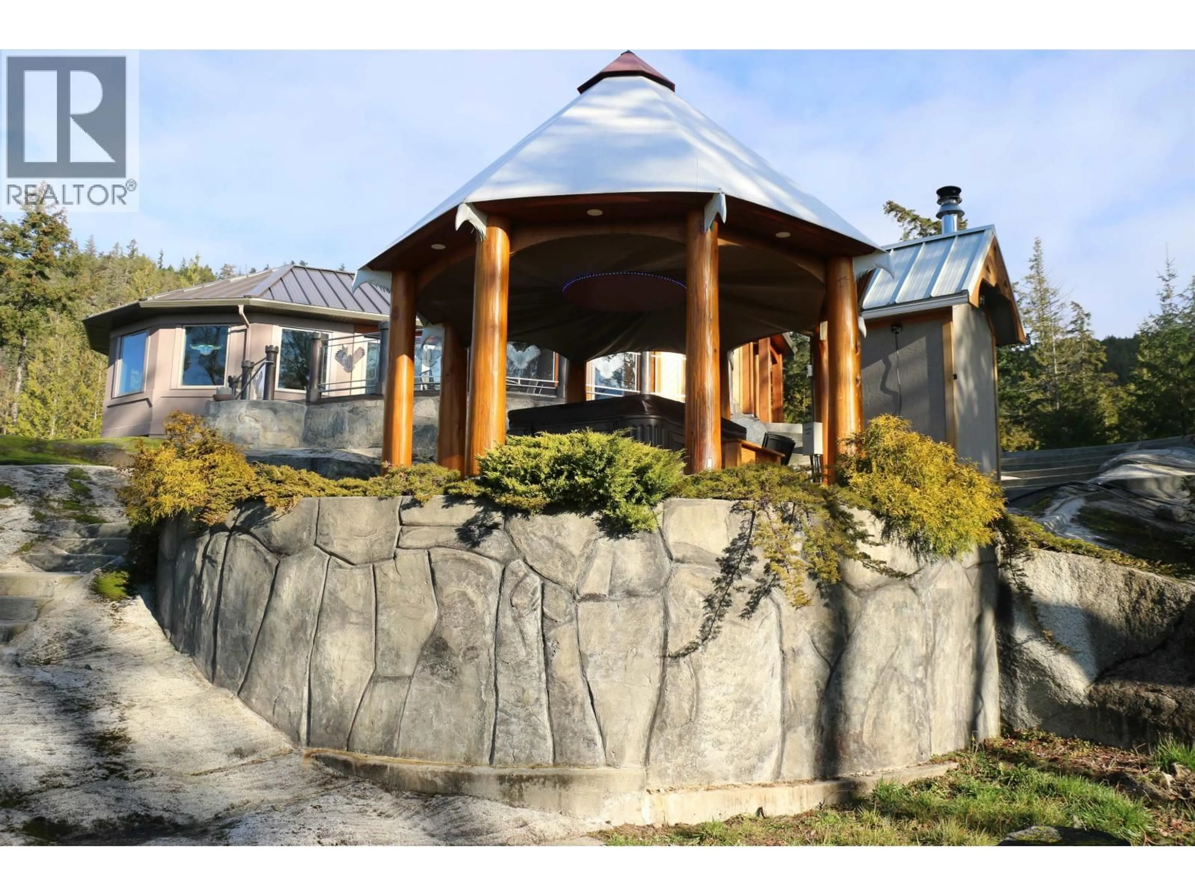 Patio, unknown for 10664 WOOD BAY HEIGHTS ROAD, Halfmoon Bay British Columbia V7Z1B8