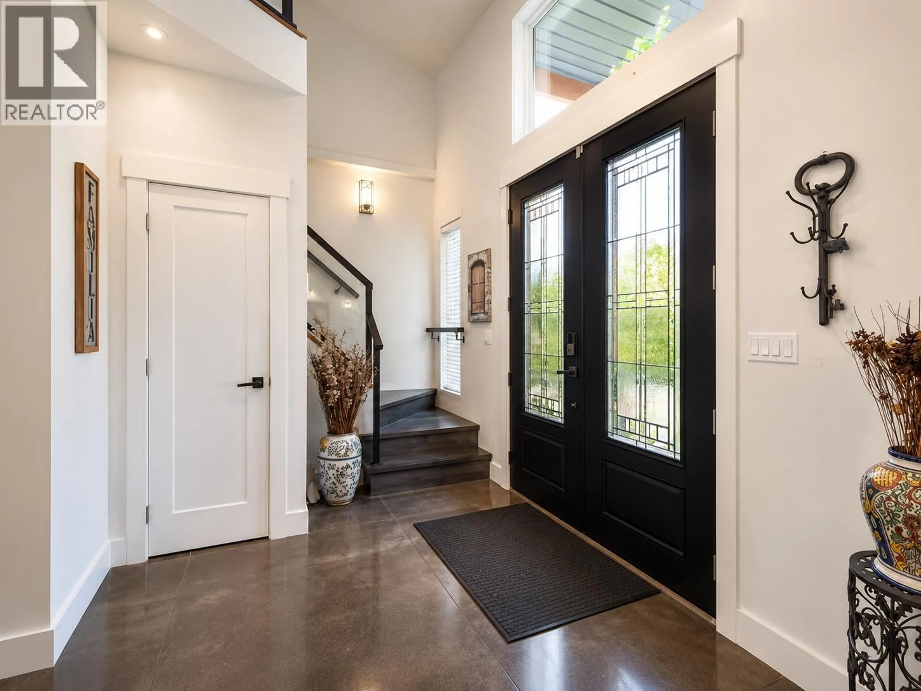 Indoor entryway for 421 SOLAZ PLACE, Gibsons British Columbia V0N1V5