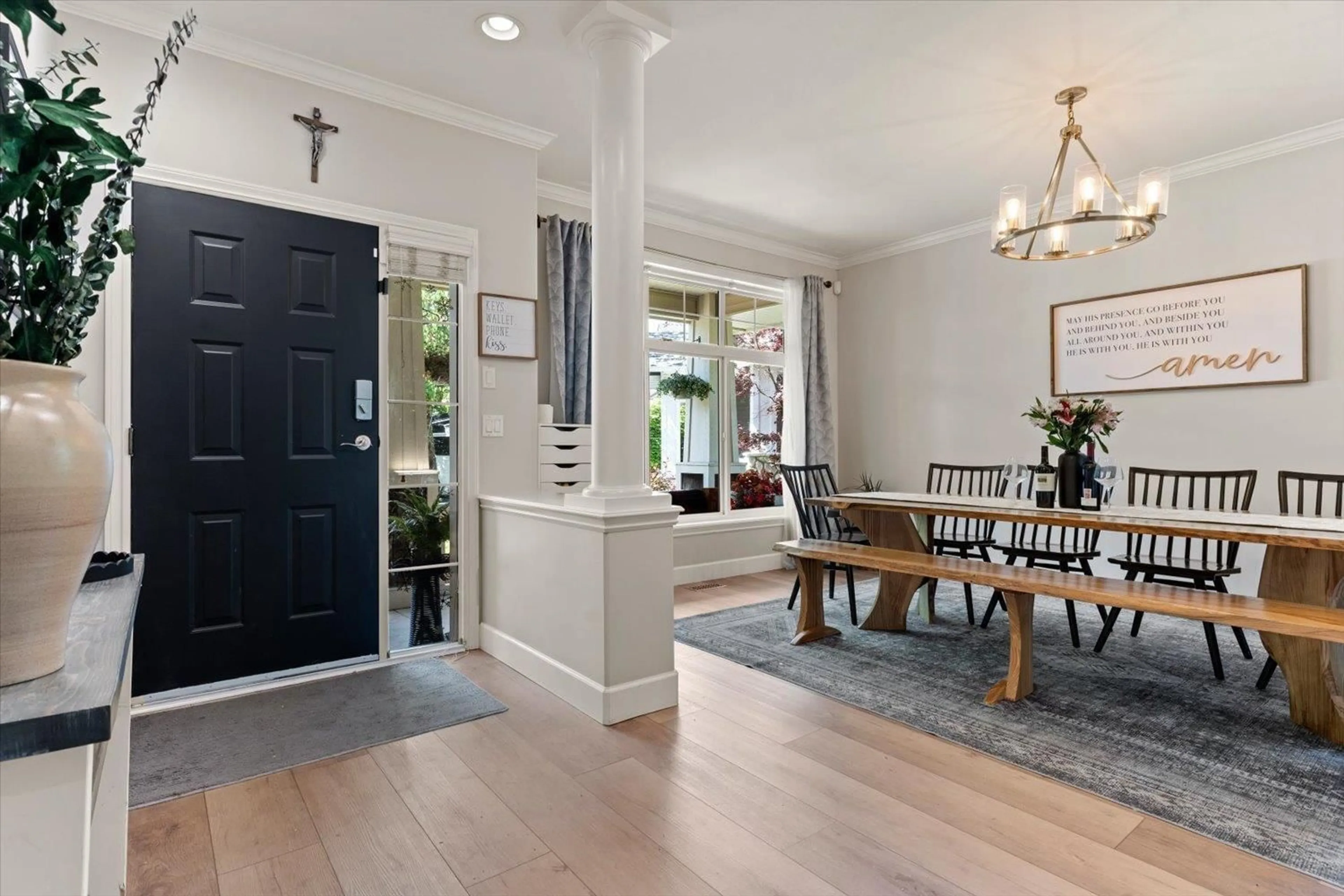 Indoor entryway for 33653 GRAHAM COURT, Mission British Columbia V2V7P1