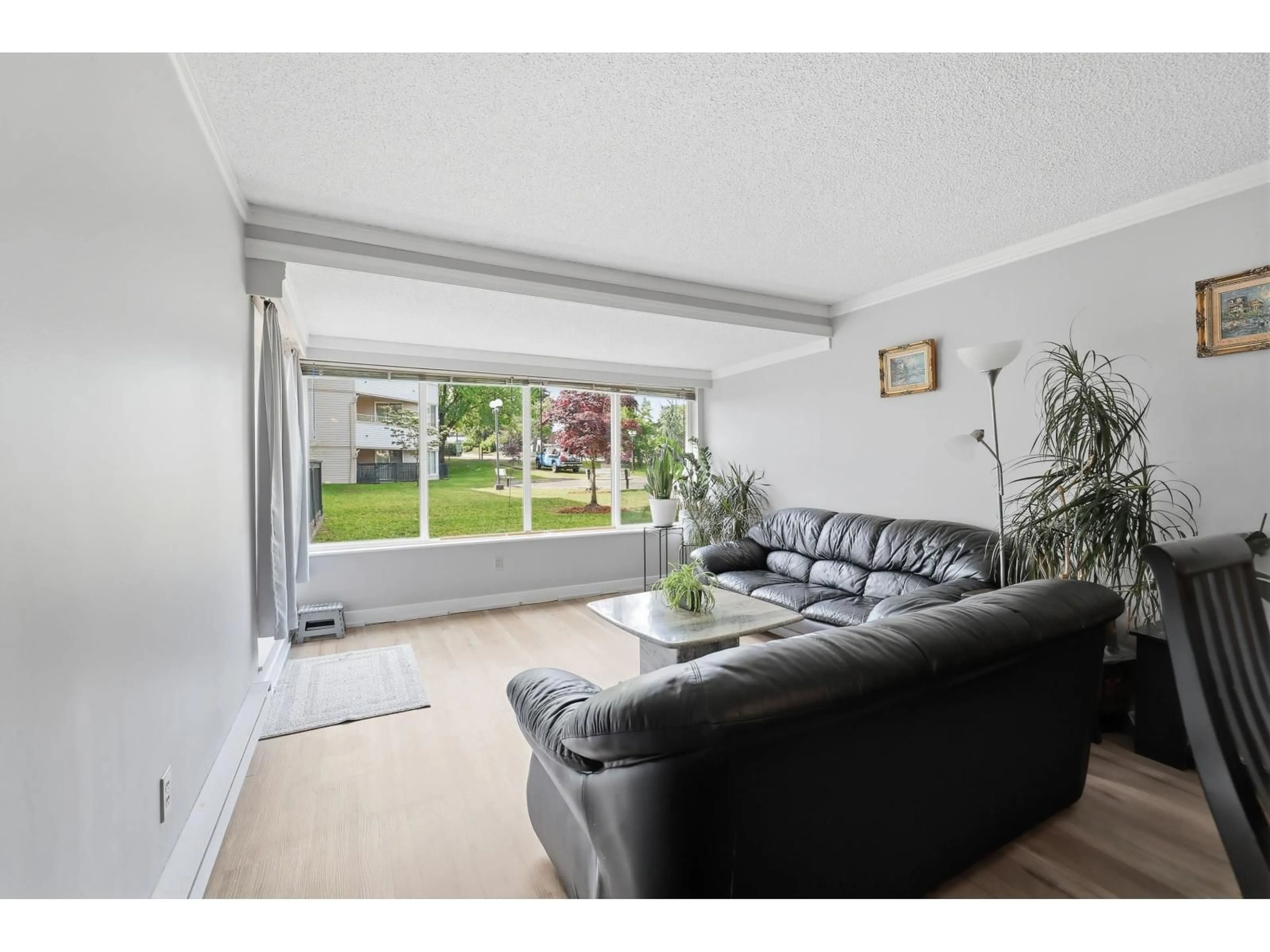 Living room with furniture, unknown for 101 - 9635 121 STREET, Surrey British Columbia V3V7L8
