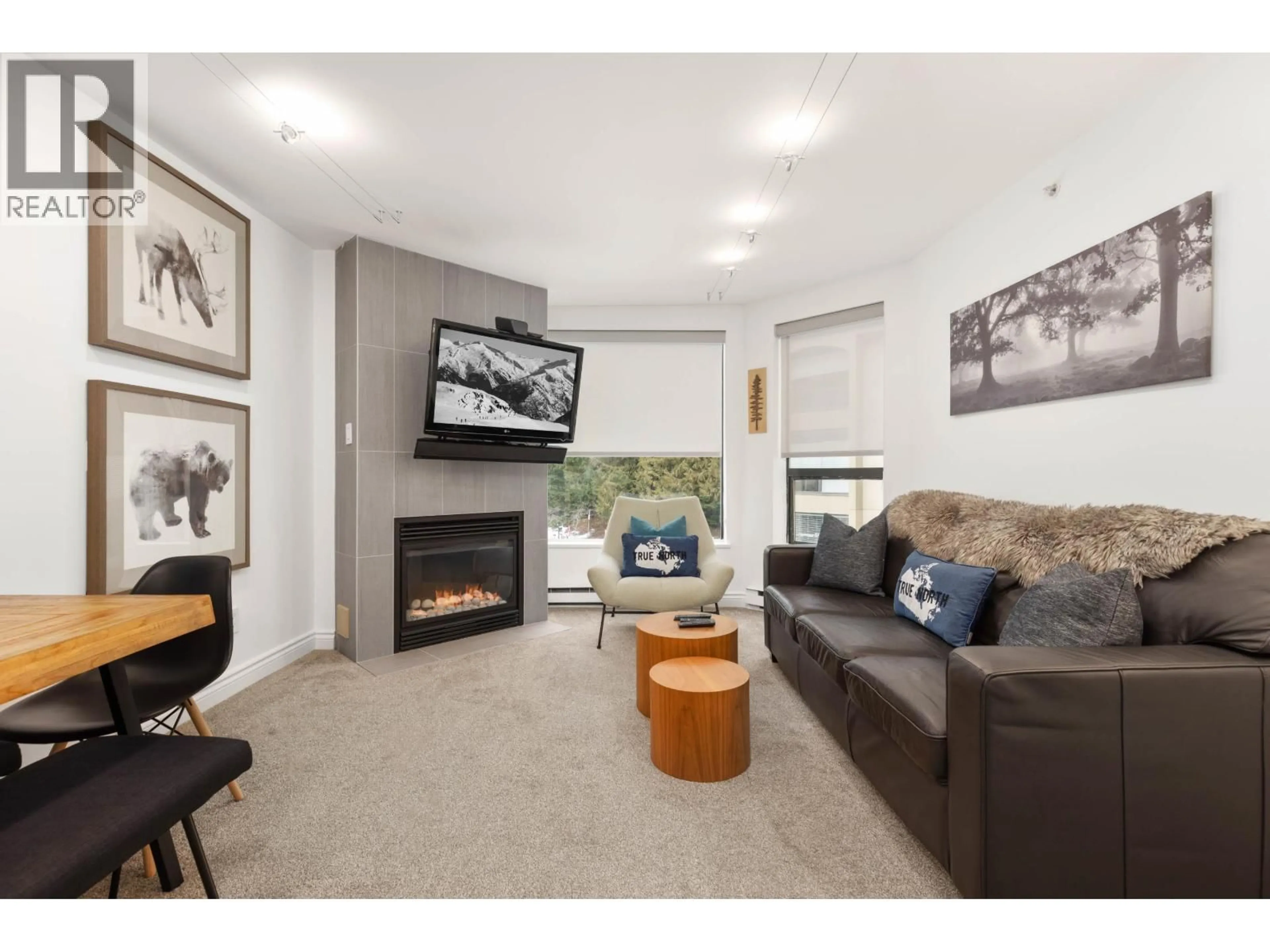 Living room with furniture, unknown for 423 - 4809 SPEARHEAD DRIVE, Whistler British Columbia V0N1B4
