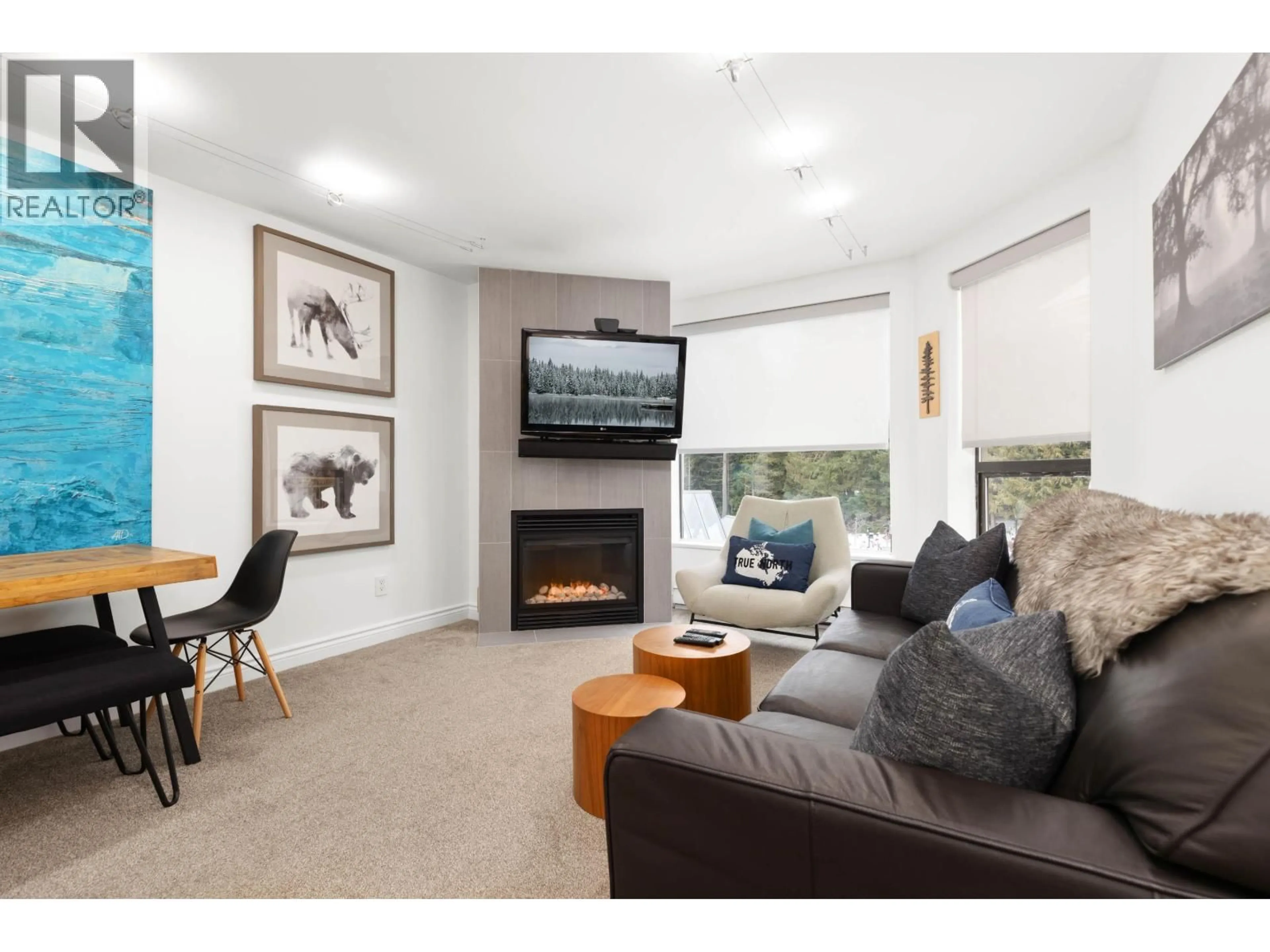 Living room with furniture, unknown for 423 - 4809 SPEARHEAD DRIVE, Whistler British Columbia V0N1B4