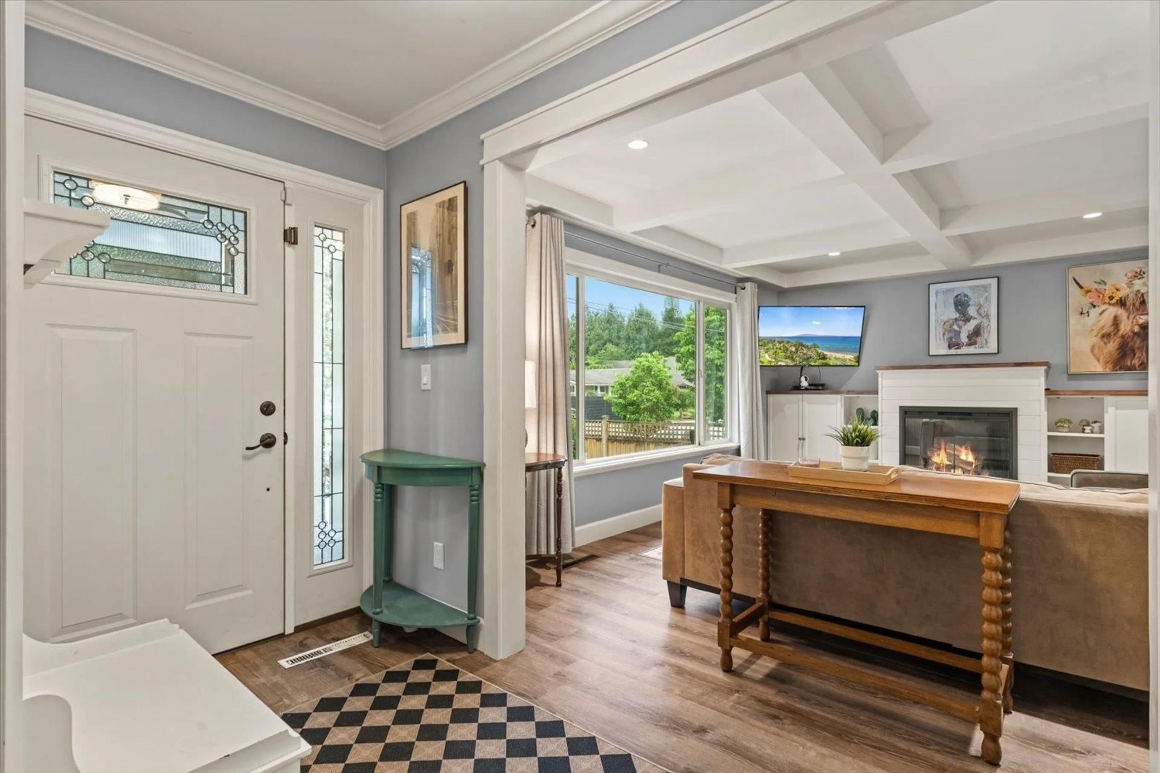 Indoor entryway for 1723 AGASSIZ AVENUE, Agassiz British Columbia V0M1A3