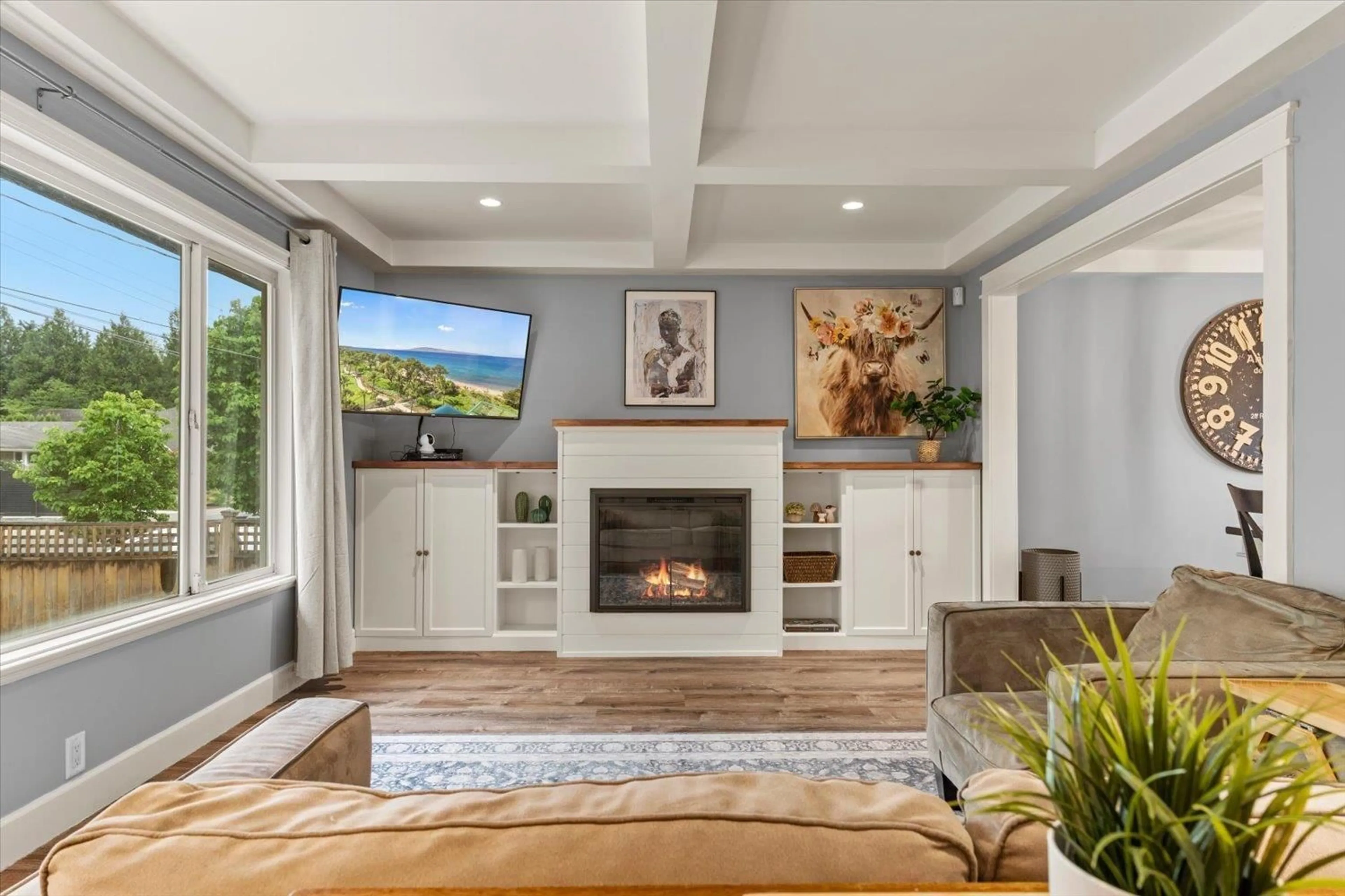 Living room with furniture, ceramic/tile floor for 1723 AGASSIZ AVENUE, Agassiz British Columbia V0M1A3
