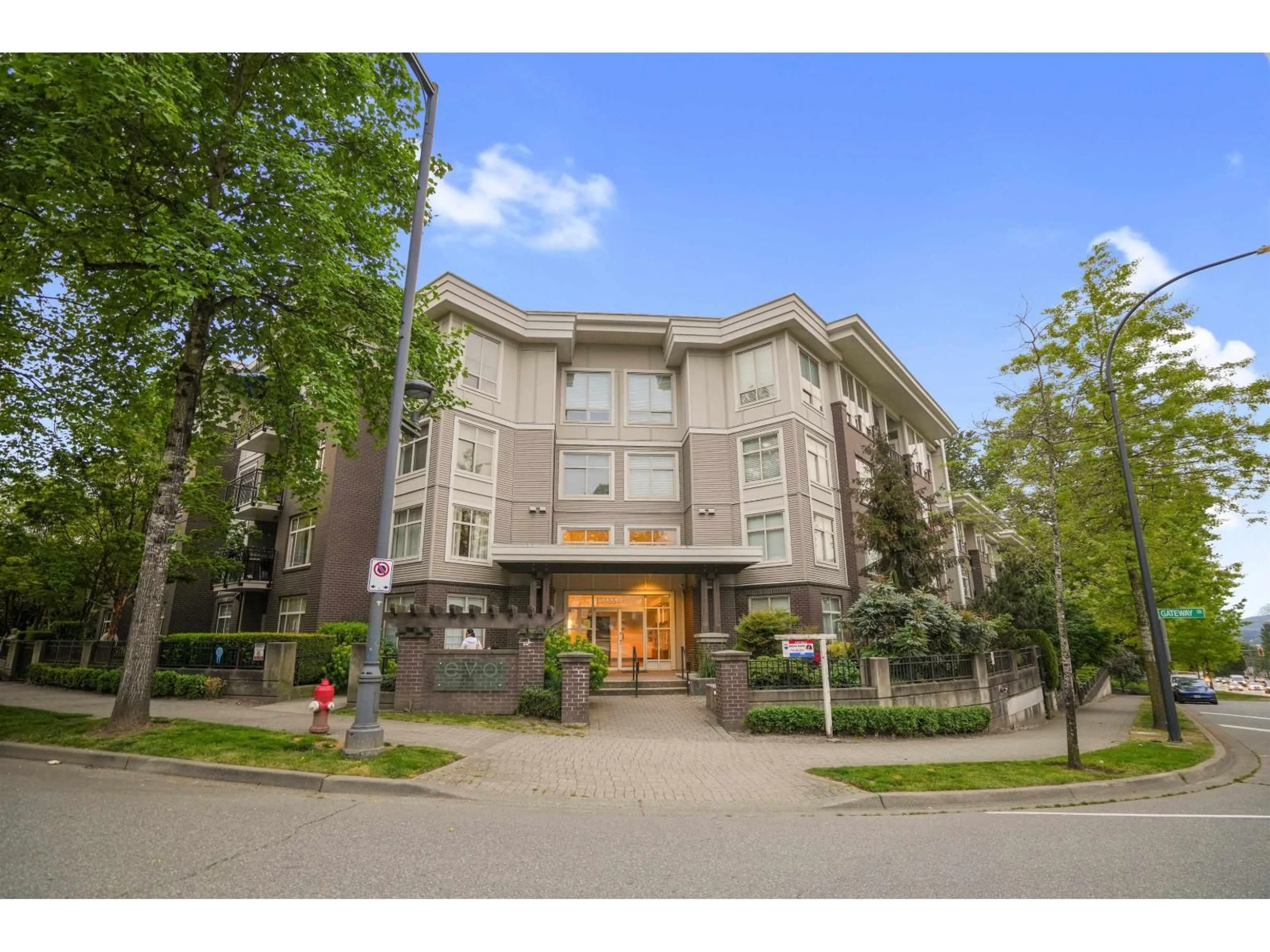 Unknown for 211 - 13555 GATEWAY DRIVE, Surrey British Columbia V3T0B5