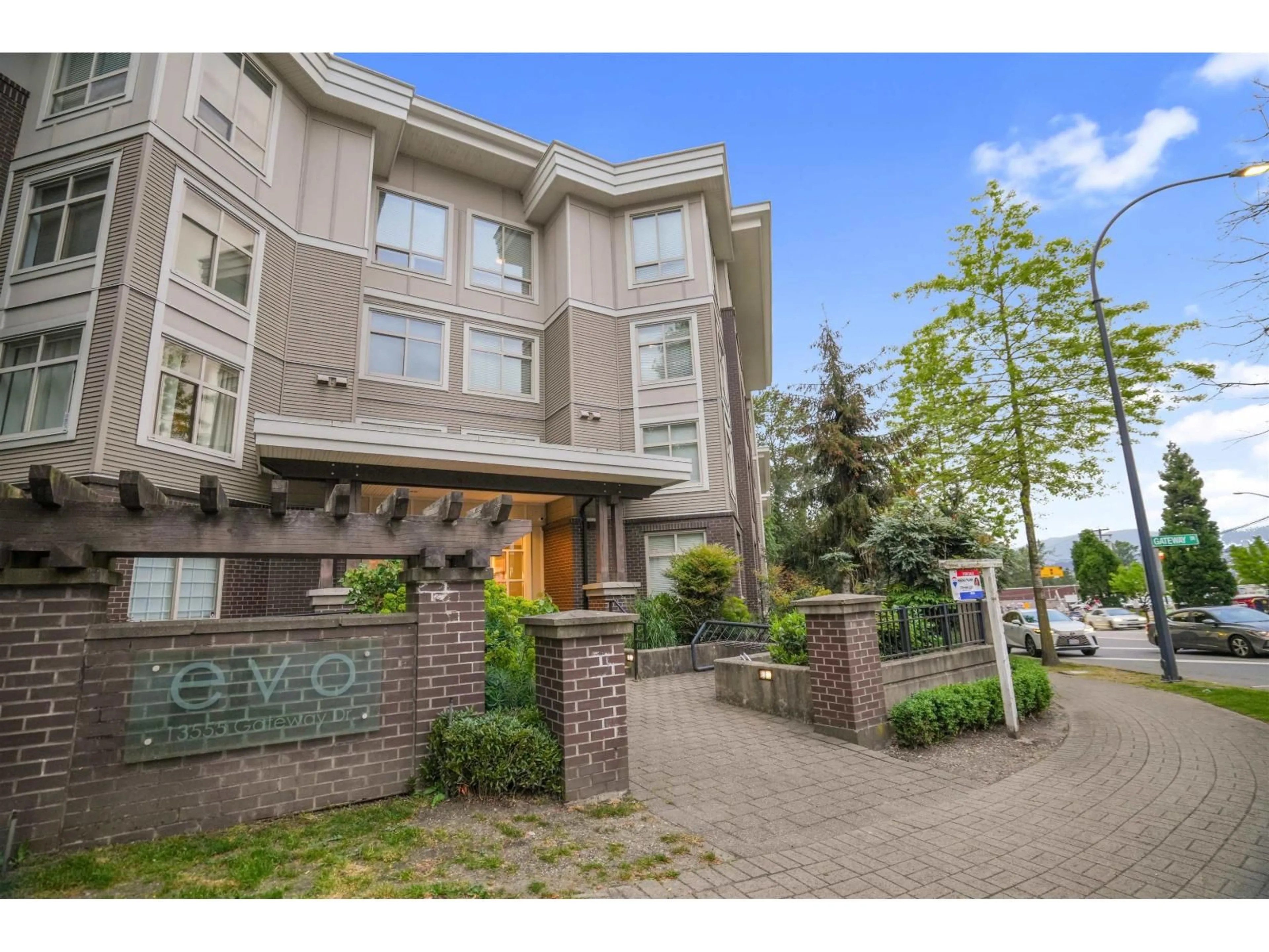 Unknown for 211 - 13555 GATEWAY DRIVE, Surrey British Columbia V3T0B5