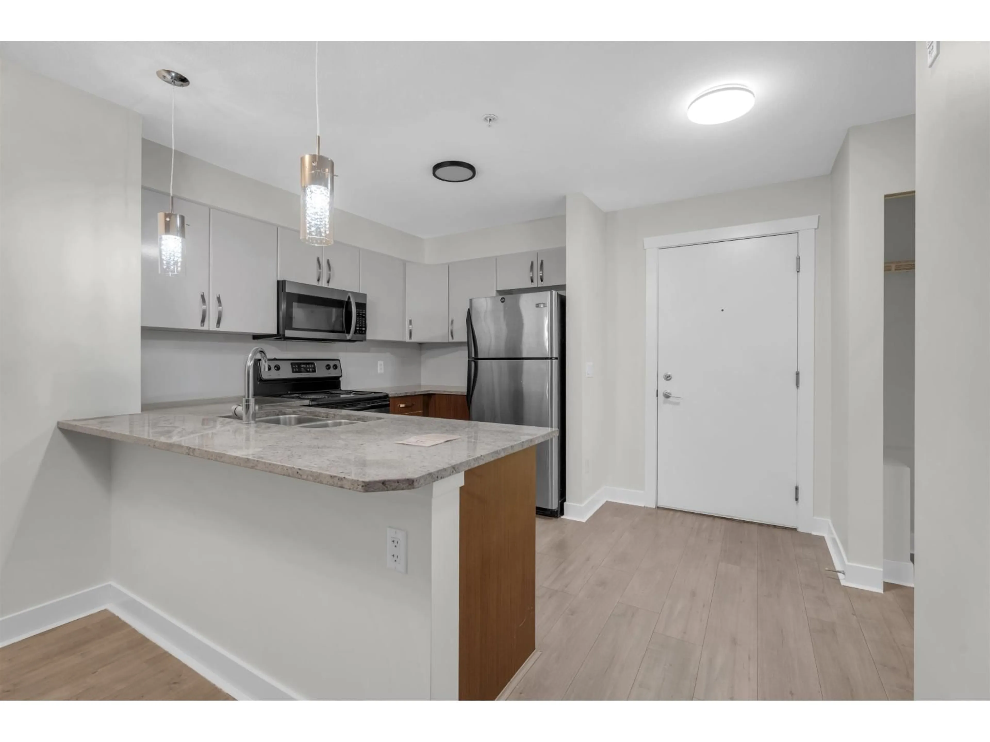 Unknown for 211 - 13555 GATEWAY DRIVE, Surrey British Columbia V3T0B5