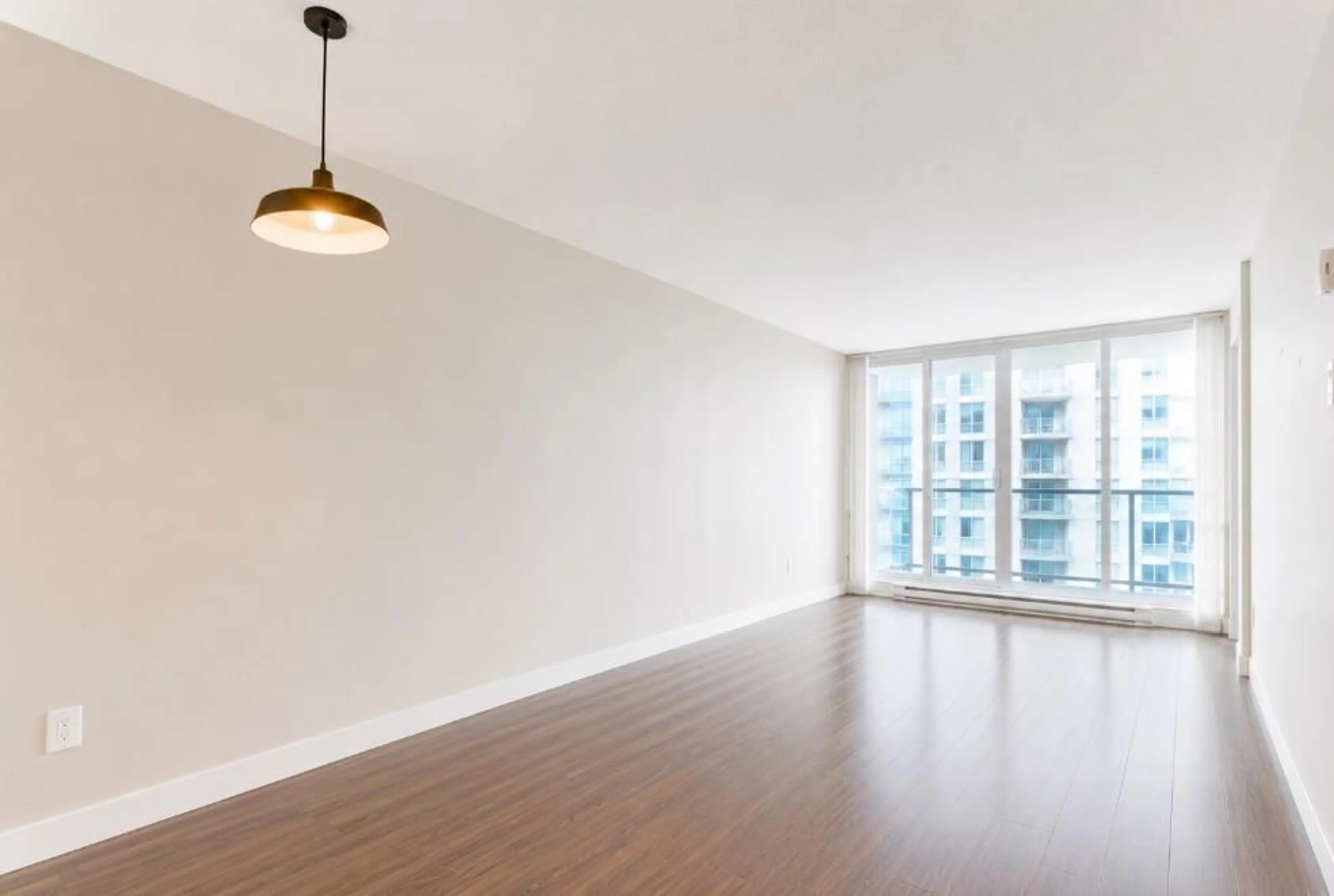 A pic of a room for 3303 - 9981 WHALLEY BOULEVARD, Surrey British Columbia V3T0G6