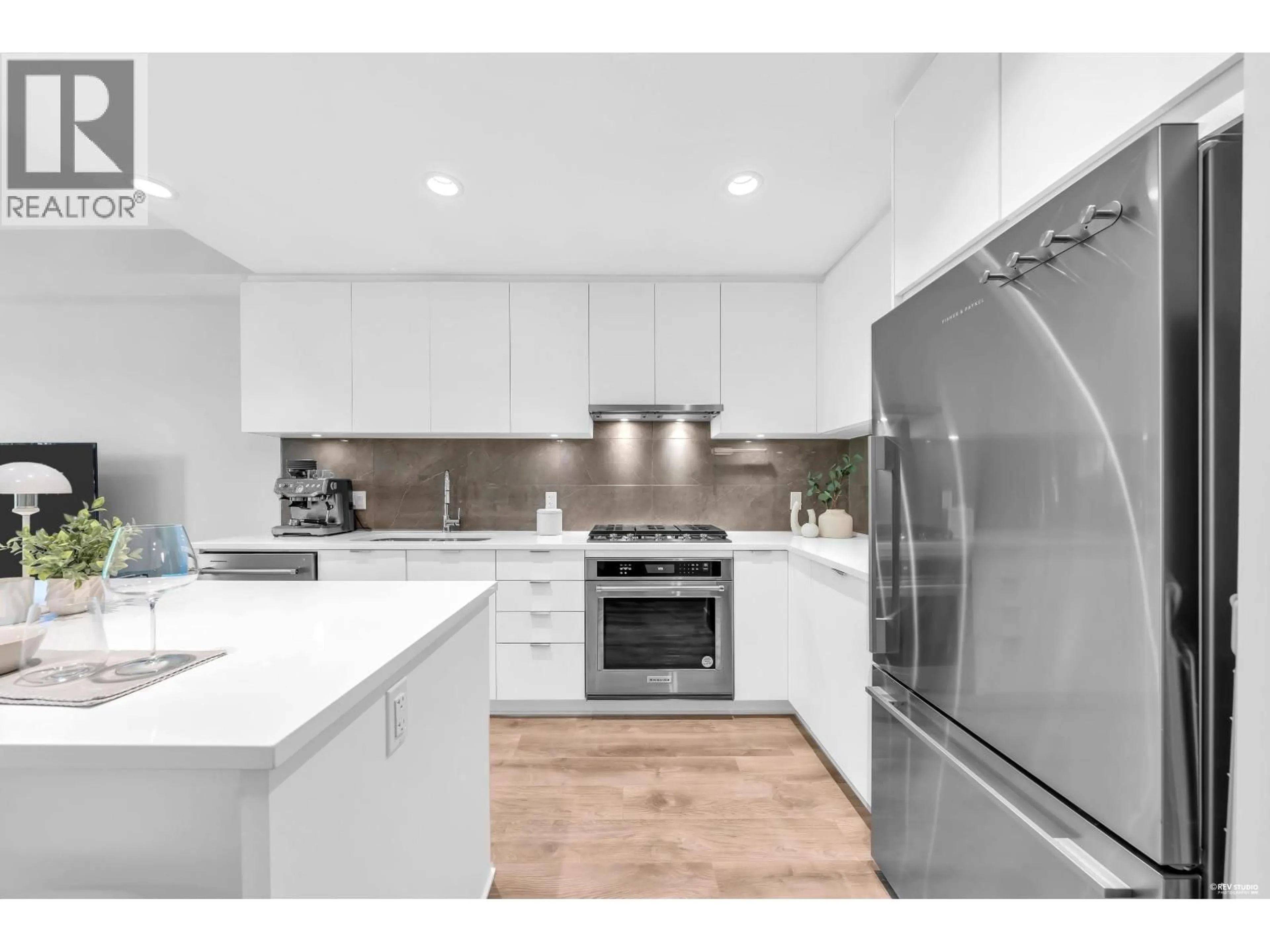 Contemporary kitchen, unknown for 305 - 615 COTTONWOOD AVENUE, Coquitlam British Columbia V3J0N4