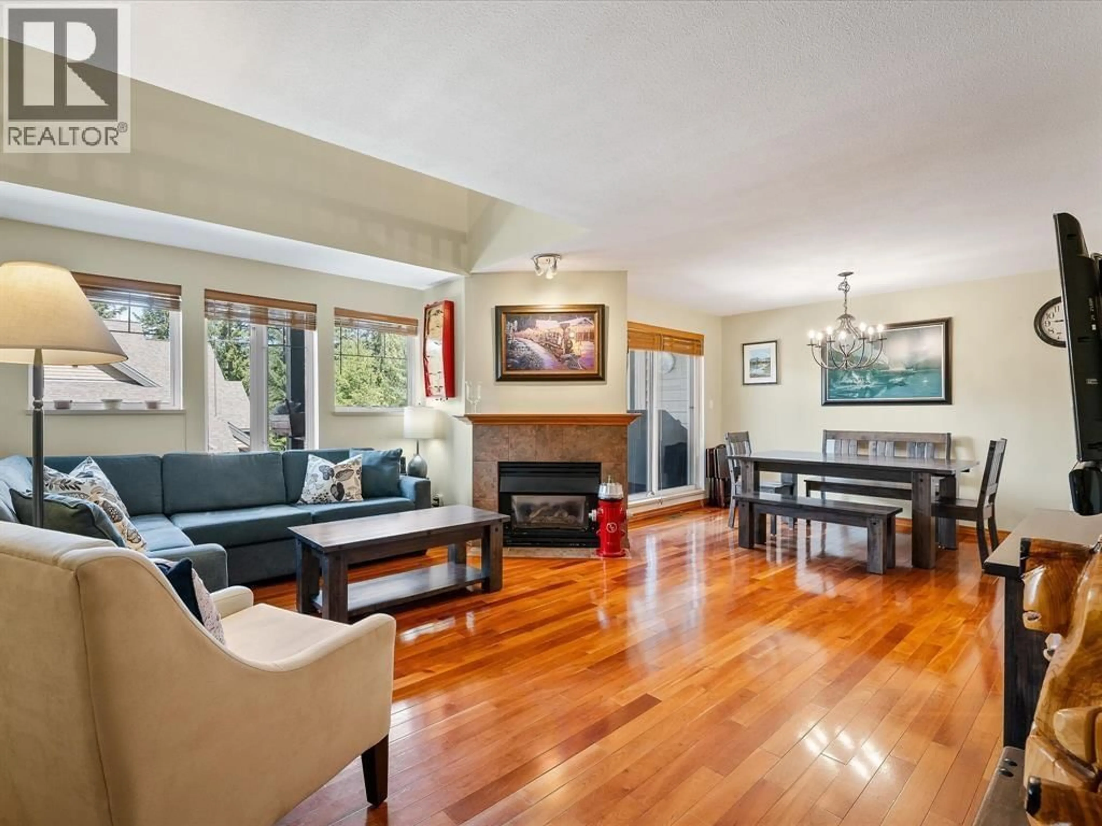 Living room with furniture, wood/laminate floor for 29 - 2641 WHISTLER ROAD, Whistler British Columbia V8E0R4