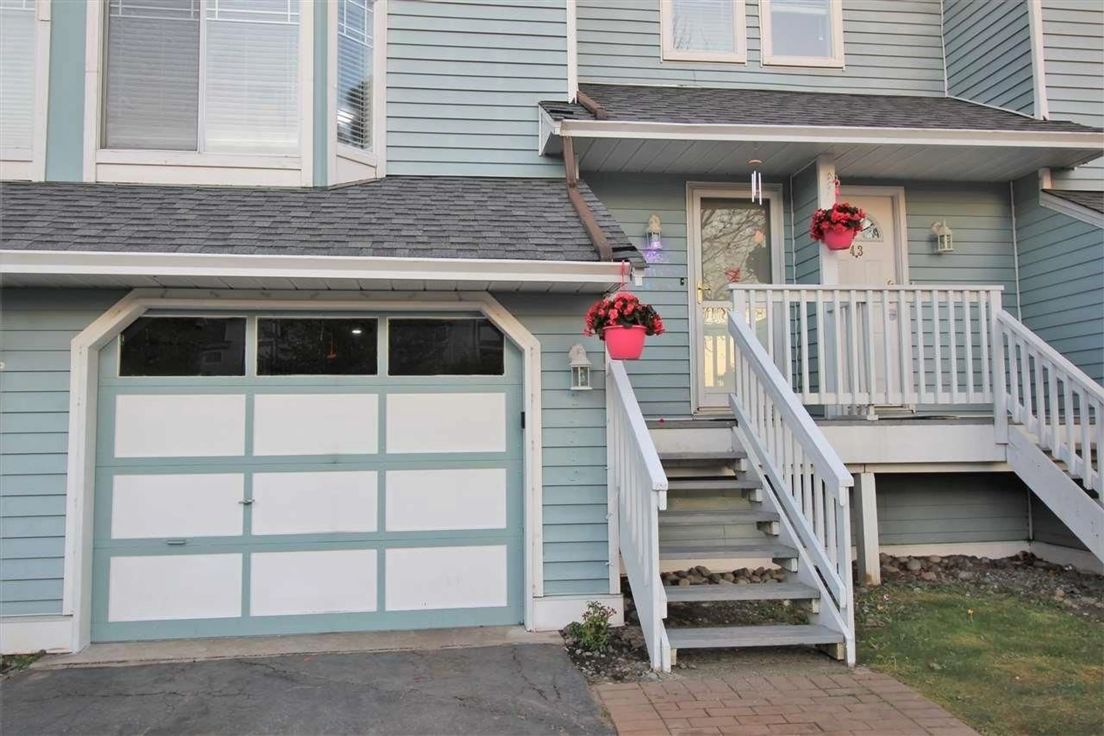 Home with vinyl exterior material, street for 42 - 15550 89 AVENUE, Surrey British Columbia V3R1N2