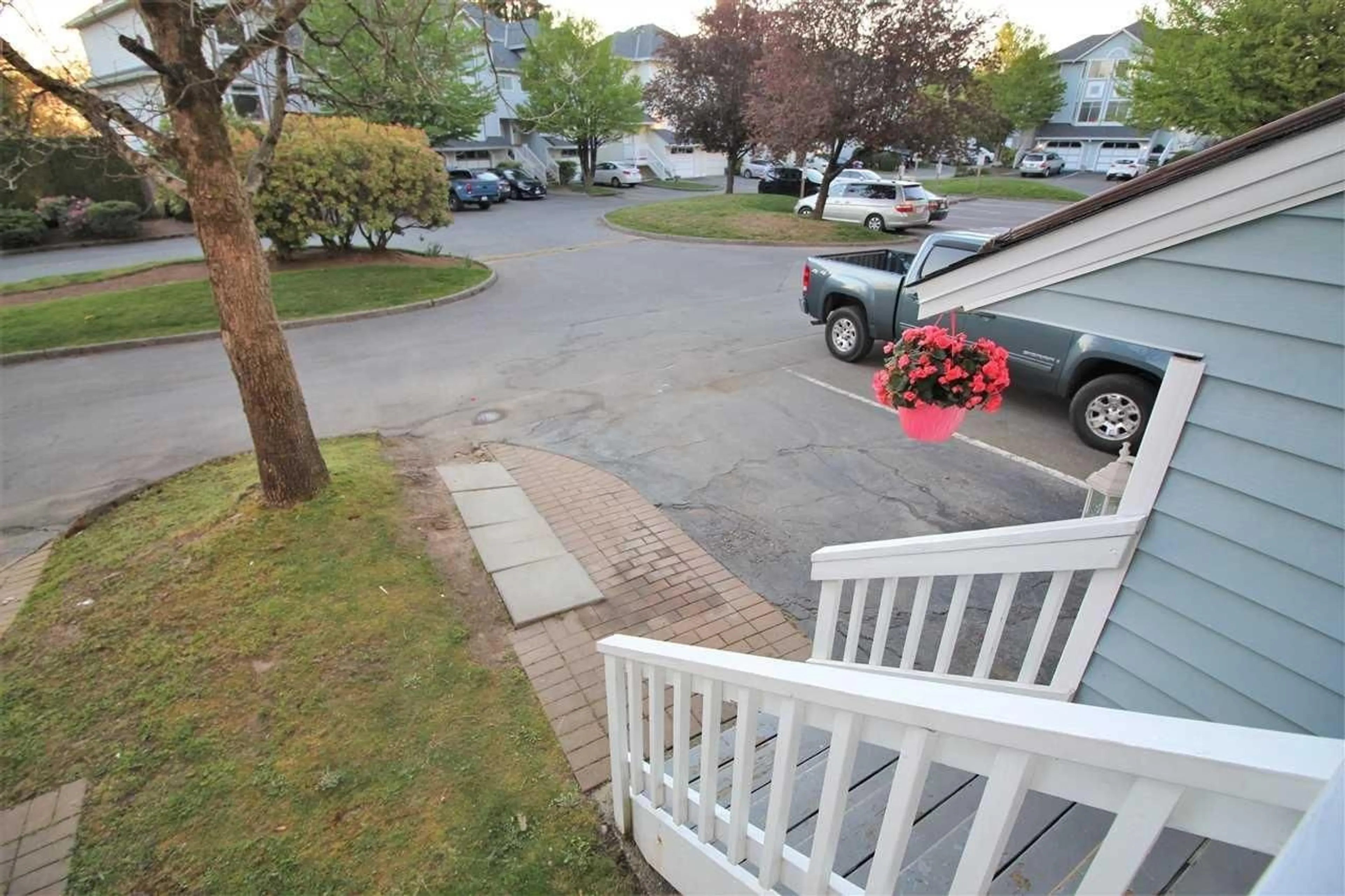 A pic from outside/outdoor area/front of a property/back of a property/a pic from drone, street for 42 - 15550 89 AVENUE, Surrey British Columbia V3R1N2