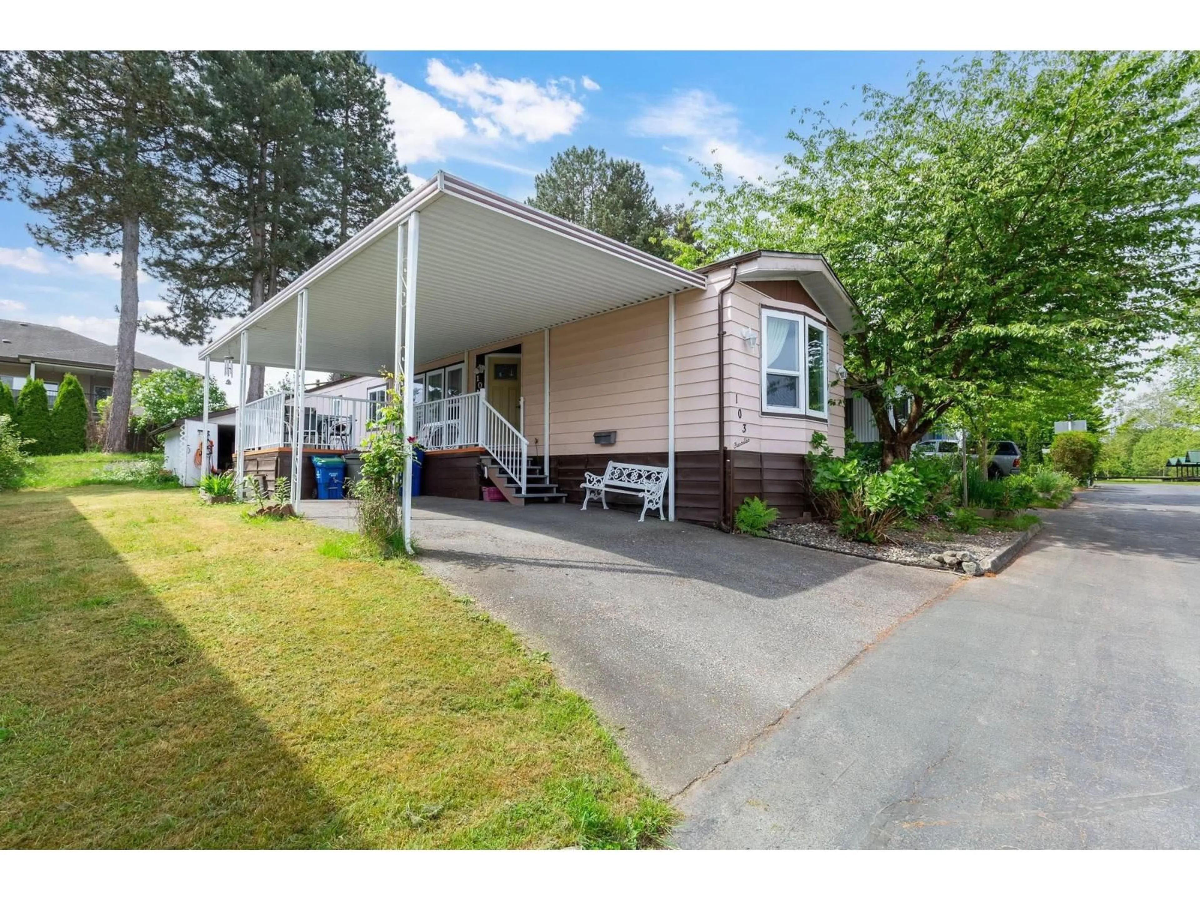 Home with vinyl exterior material, street for 103 - 8224 134 STREET, Surrey British Columbia V3W4V1