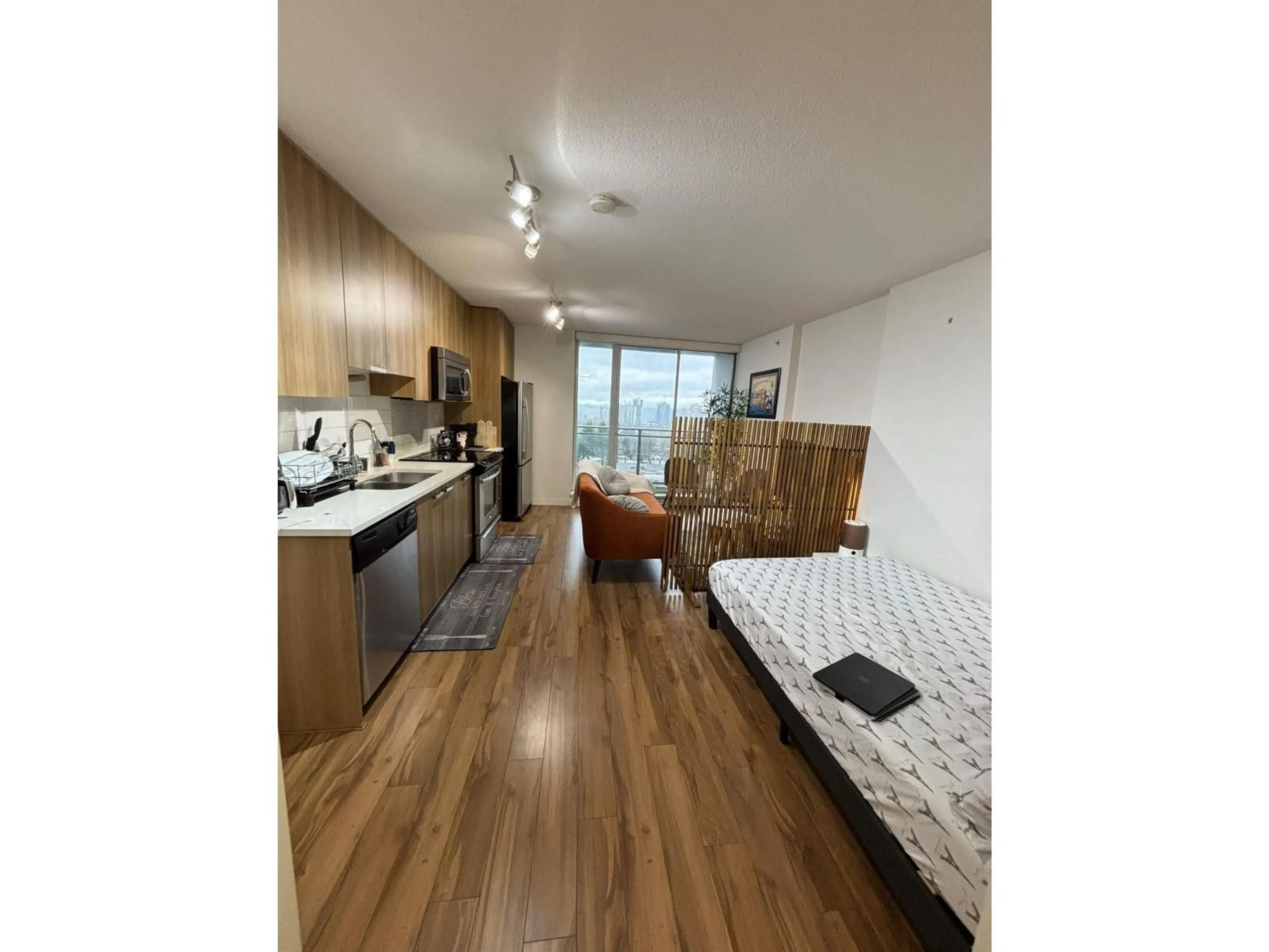 A pic of a room for 1103 - 13325 102A AVENUE, Surrey British Columbia V3T0J5