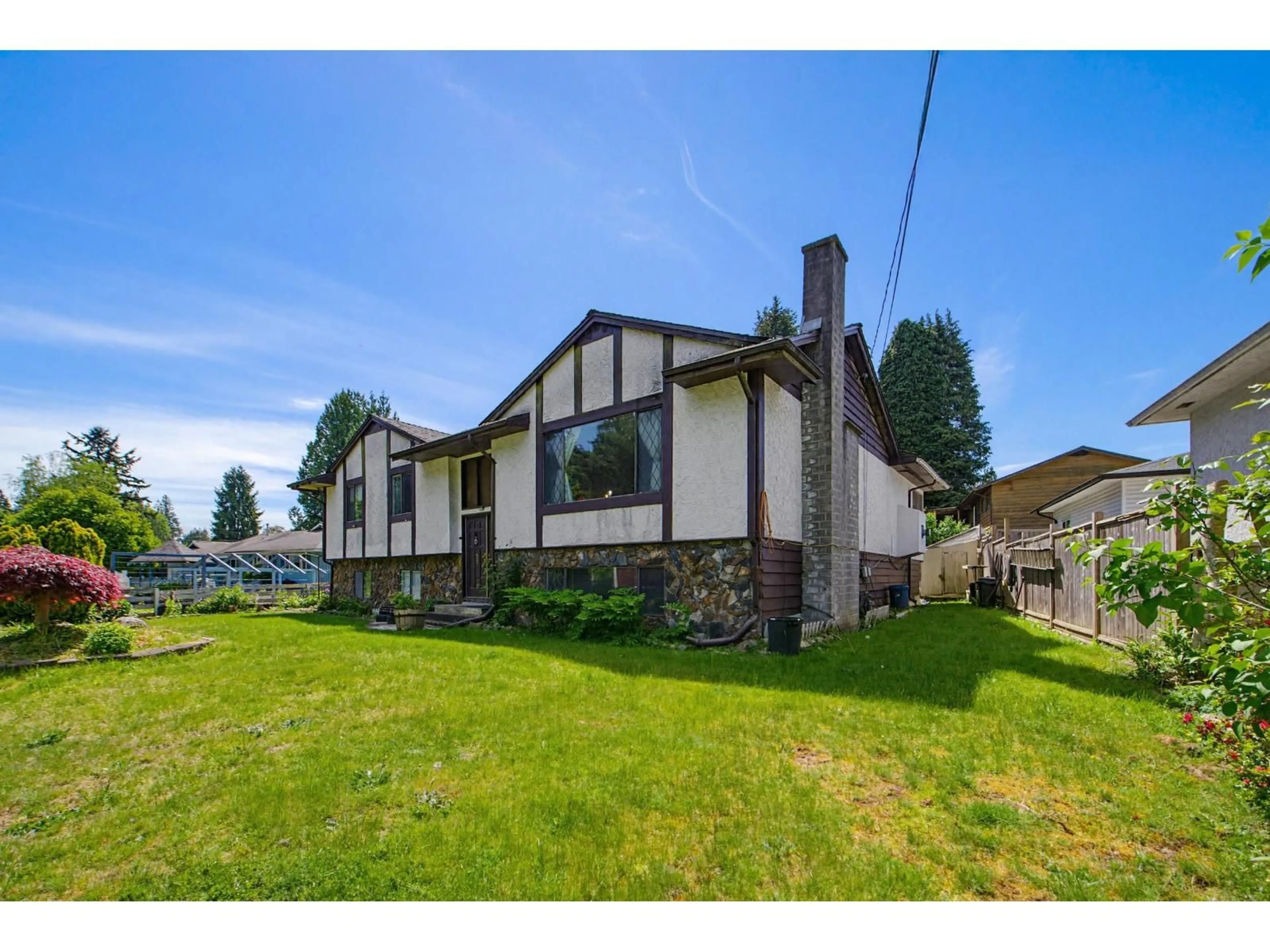 A pic from outside/outdoor area/front of a property/back of a property/a pic from drone, unknown for 15524 105A AVENUE, Surrey British Columbia V3R1S6